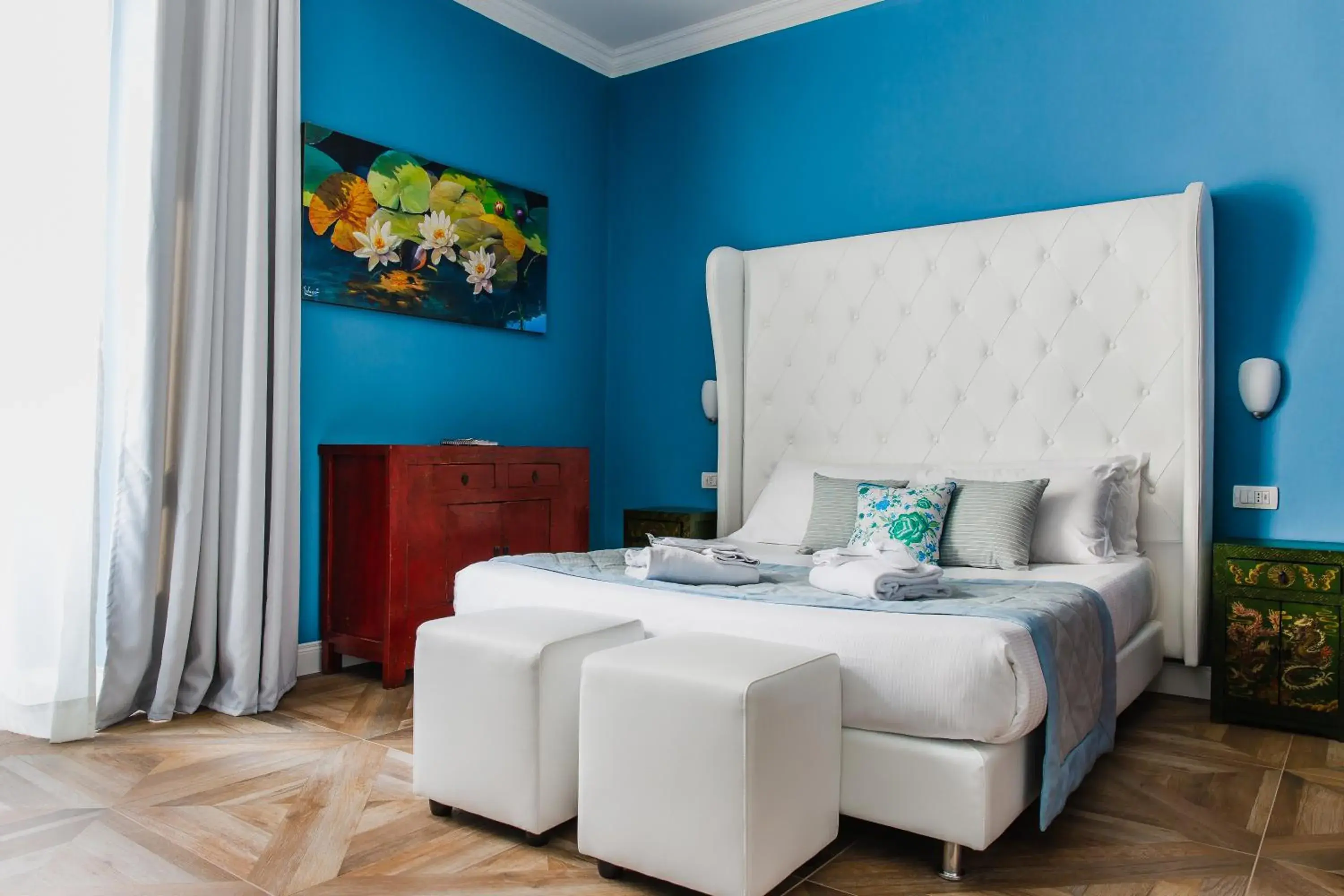 Decorative detail, Bed in B&B La Residenza di Michelangelo Decorative detail, Bed in B&B La Residenza di Michelangelo