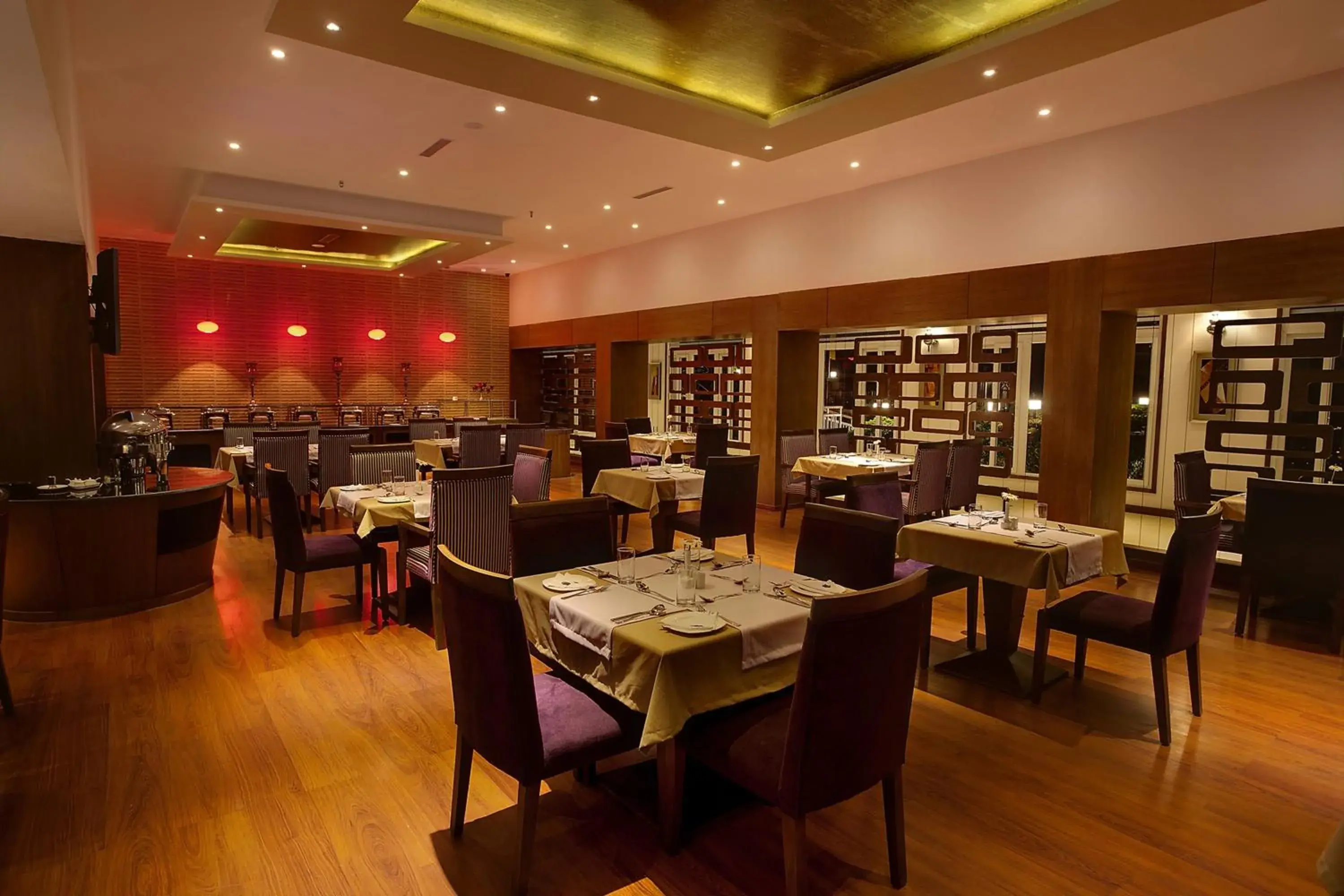 Restaurant/places to eat in Sinclairs Retreat Ooty Restaurant/places to eat in Sinclairs Retreat Ooty