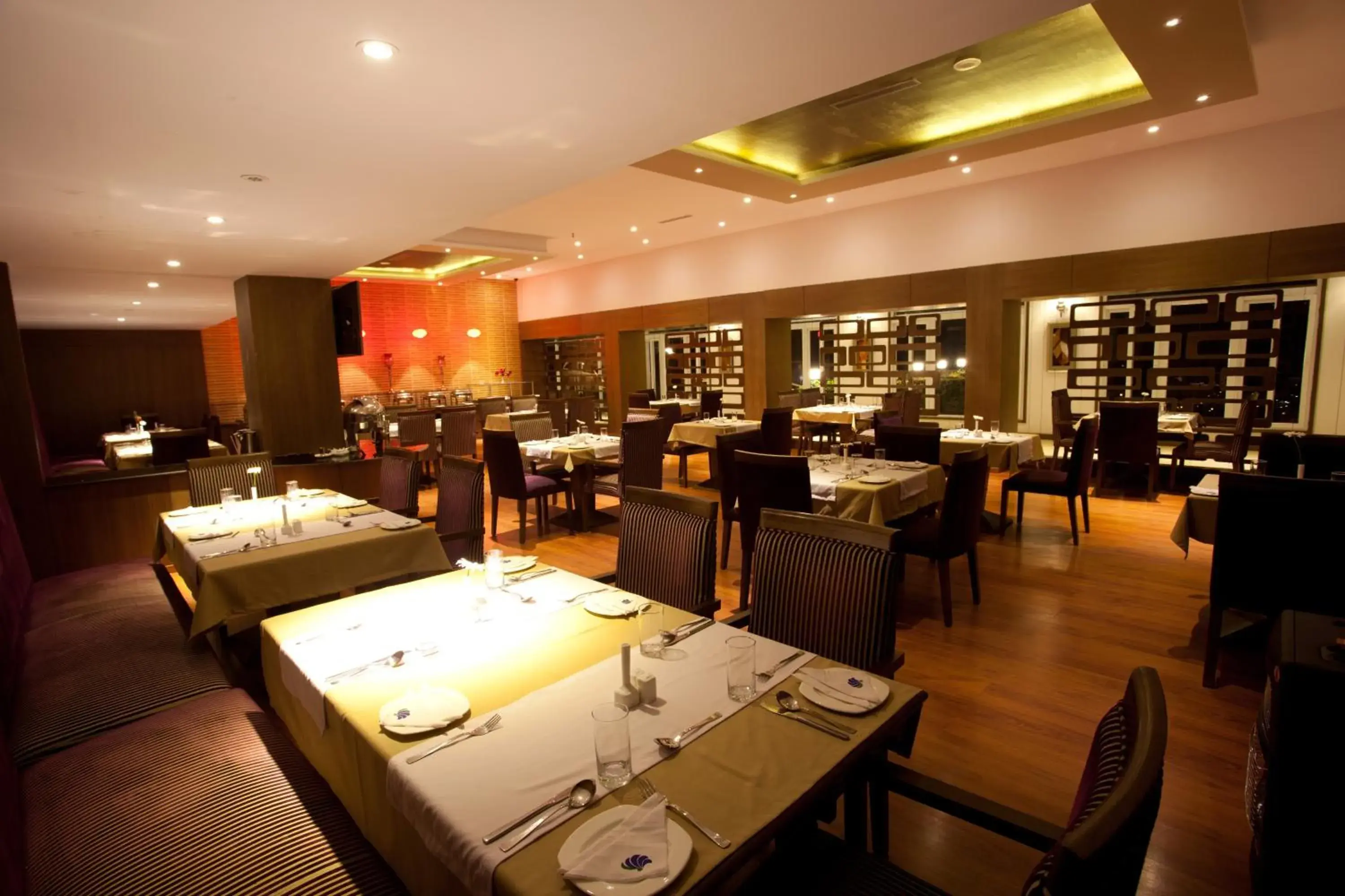 Restaurant/places to eat in Sinclairs Retreat Ooty Restaurant/places to eat in Sinclairs Retreat Ooty