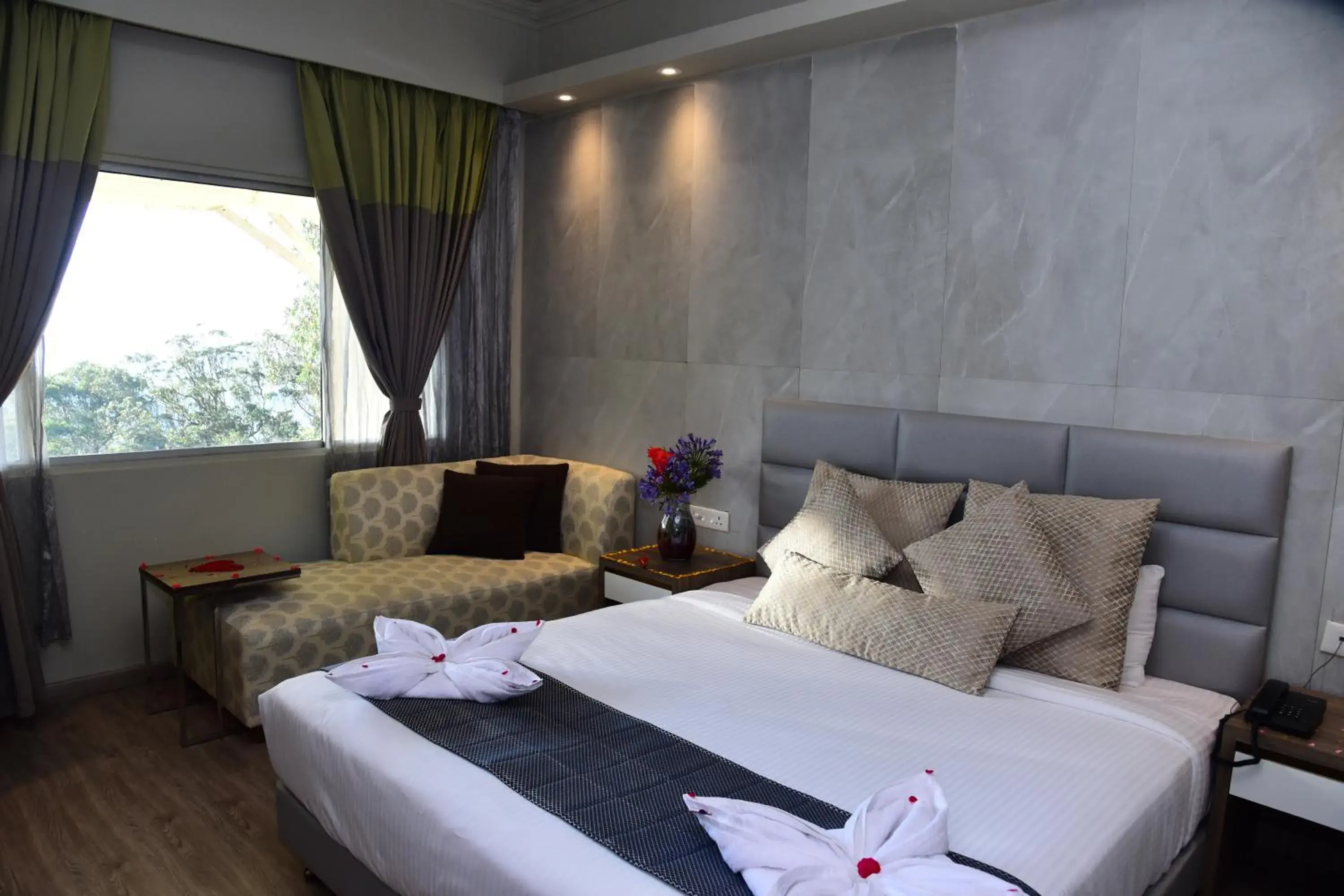 Bedroom, Bed in Sinclairs Retreat Ooty Bedroom, Bed in Sinclairs Retreat Ooty