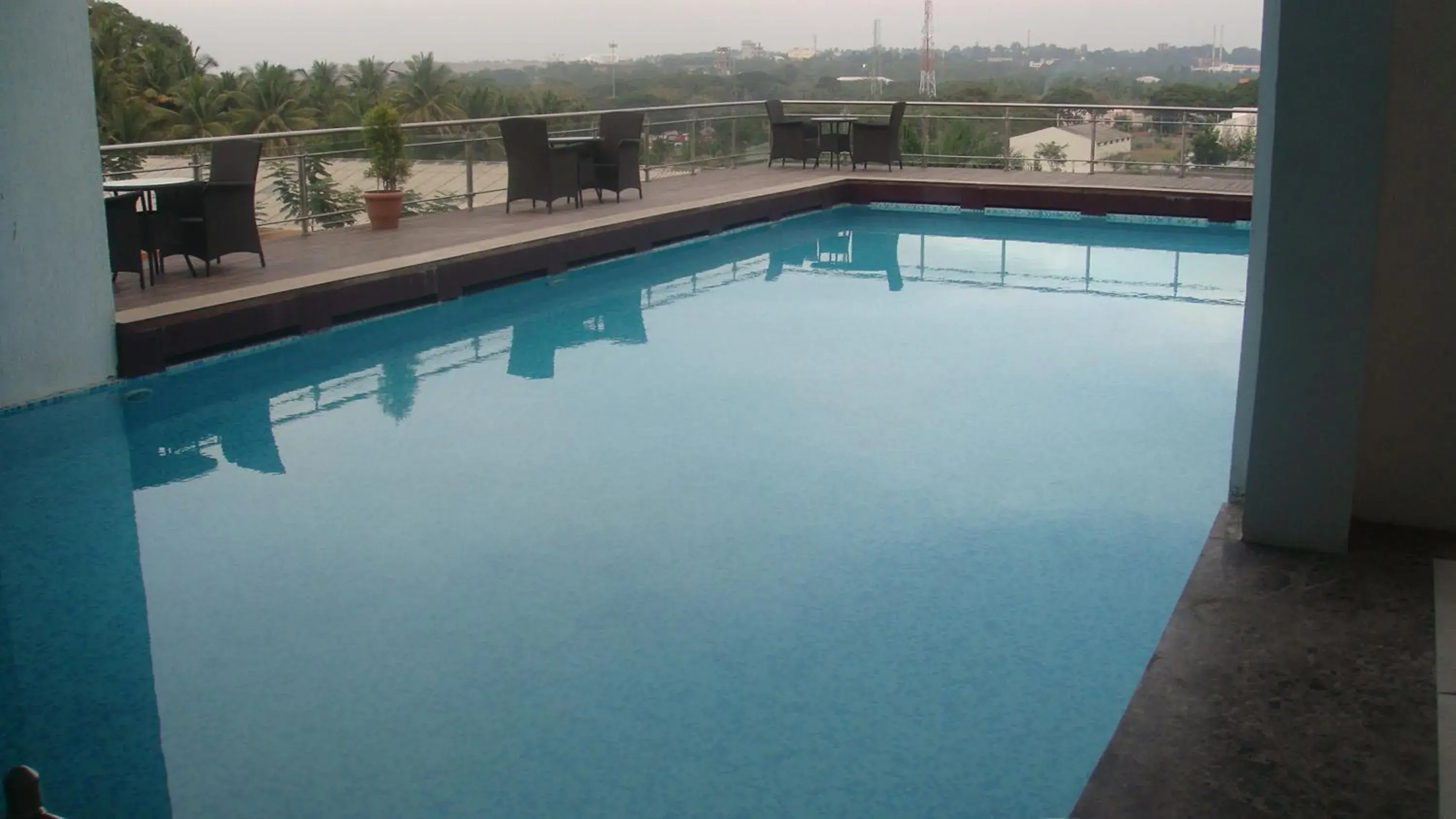 Swimming pool in Mysore County Retreat Swimming pool in Mysore County Retreat