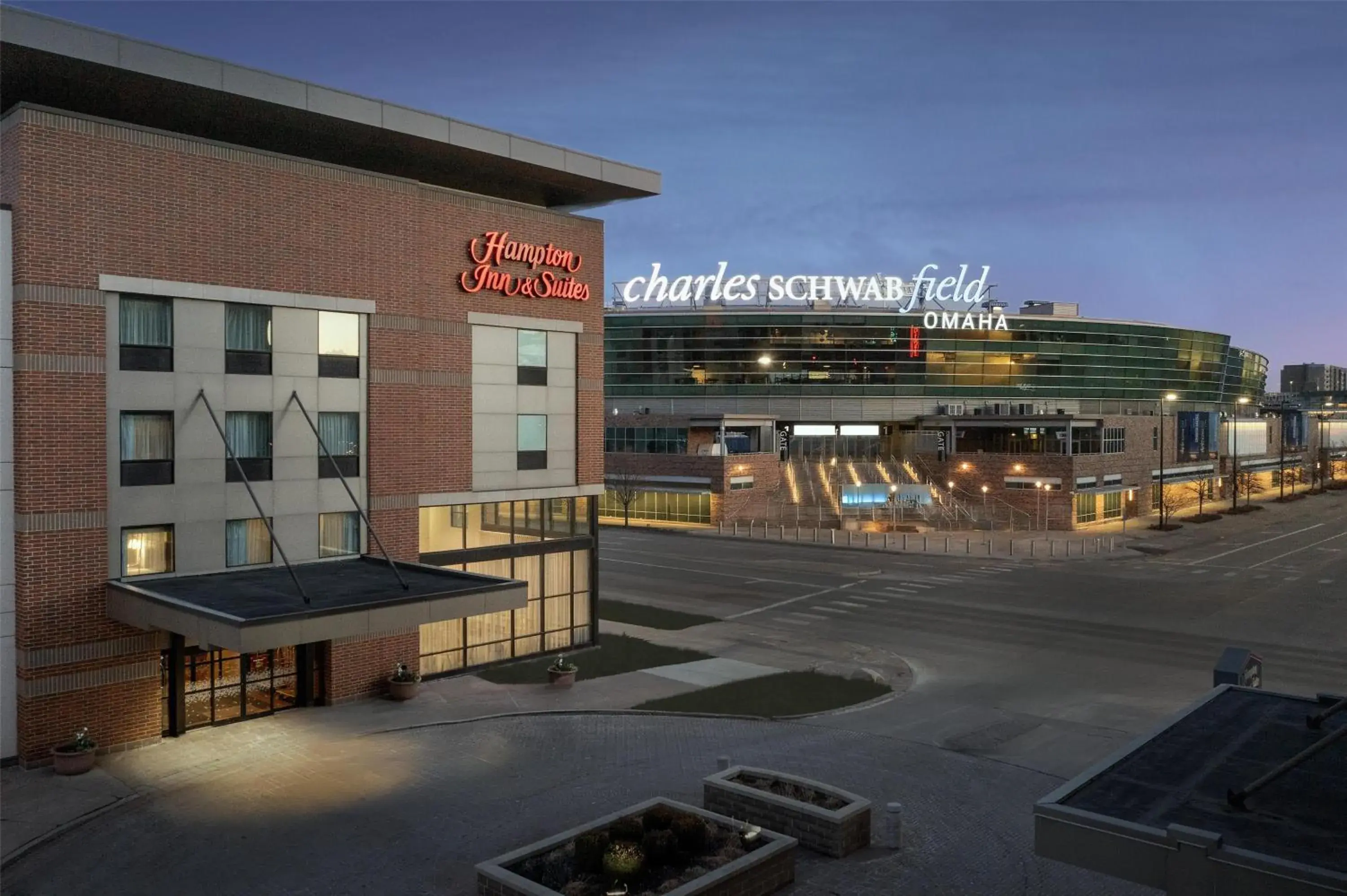 Property building in Hampton Inn & Suites Omaha-Downtown Property building in Hampton Inn & Suites Omaha-Downtown