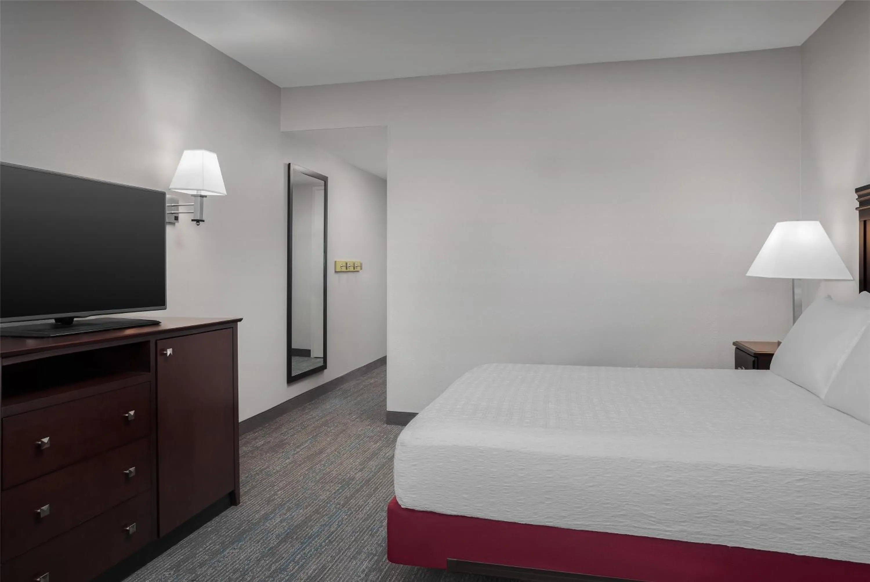 Bed in Hampton Inn & Suites Omaha-Downtown