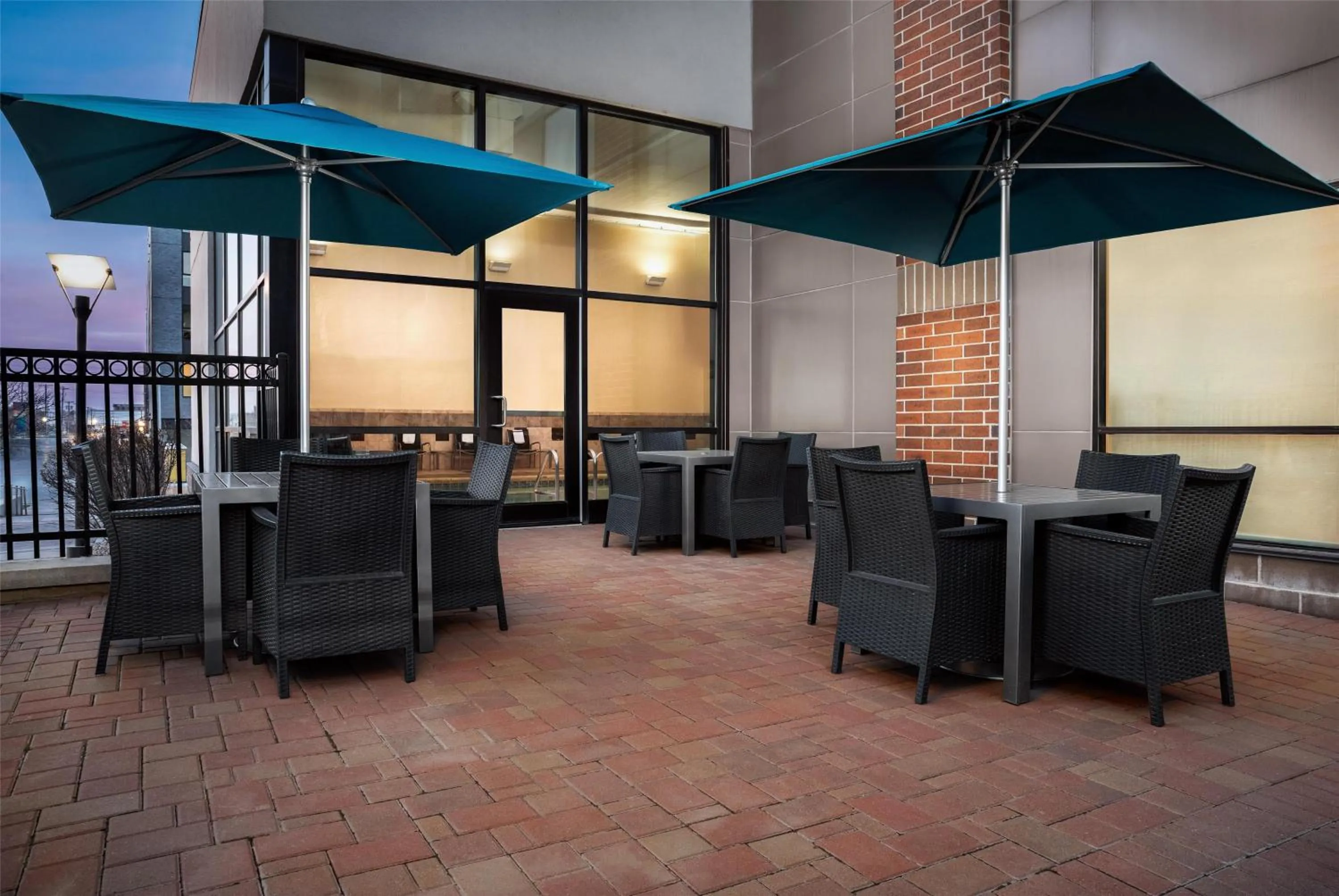 Patio in Hampton Inn & Suites Omaha-Downtown