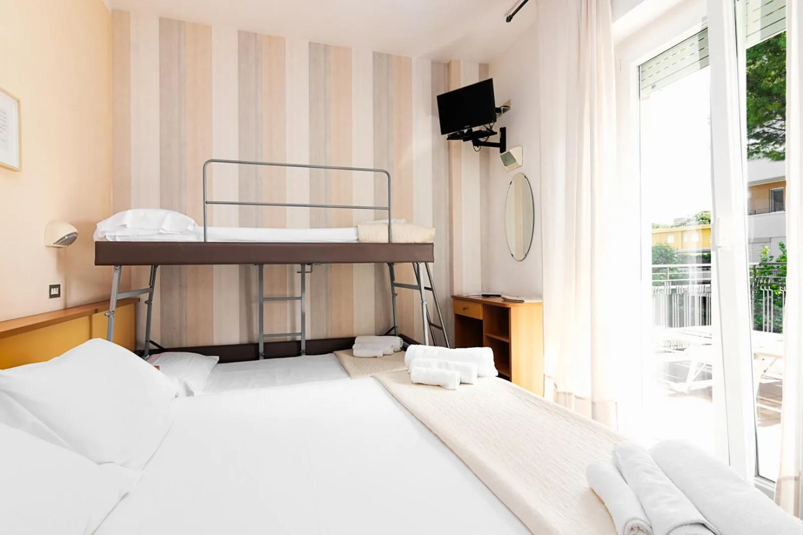 Bedroom, Bed in Hotel Arlecchino Riccione