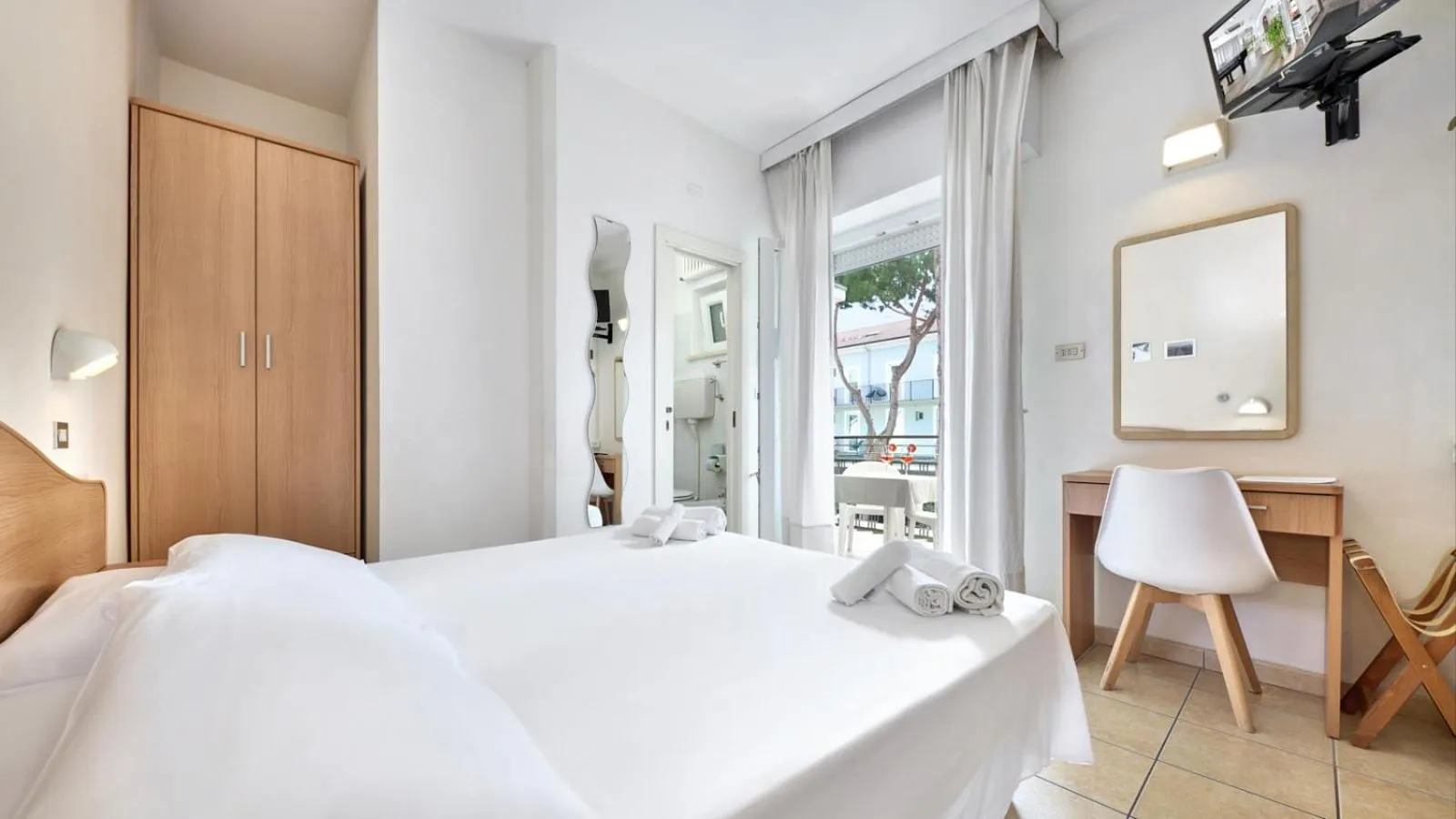 Bedroom, Bed in Hotel Arlecchino Riccione