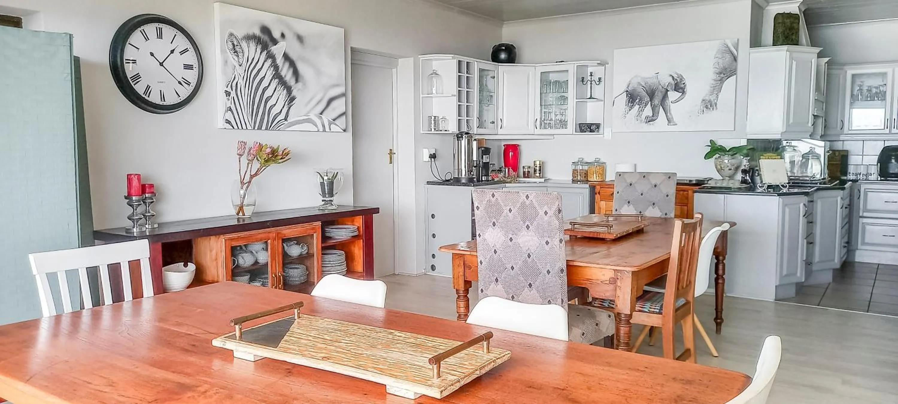 Dining area in Aqua Marina Guest House