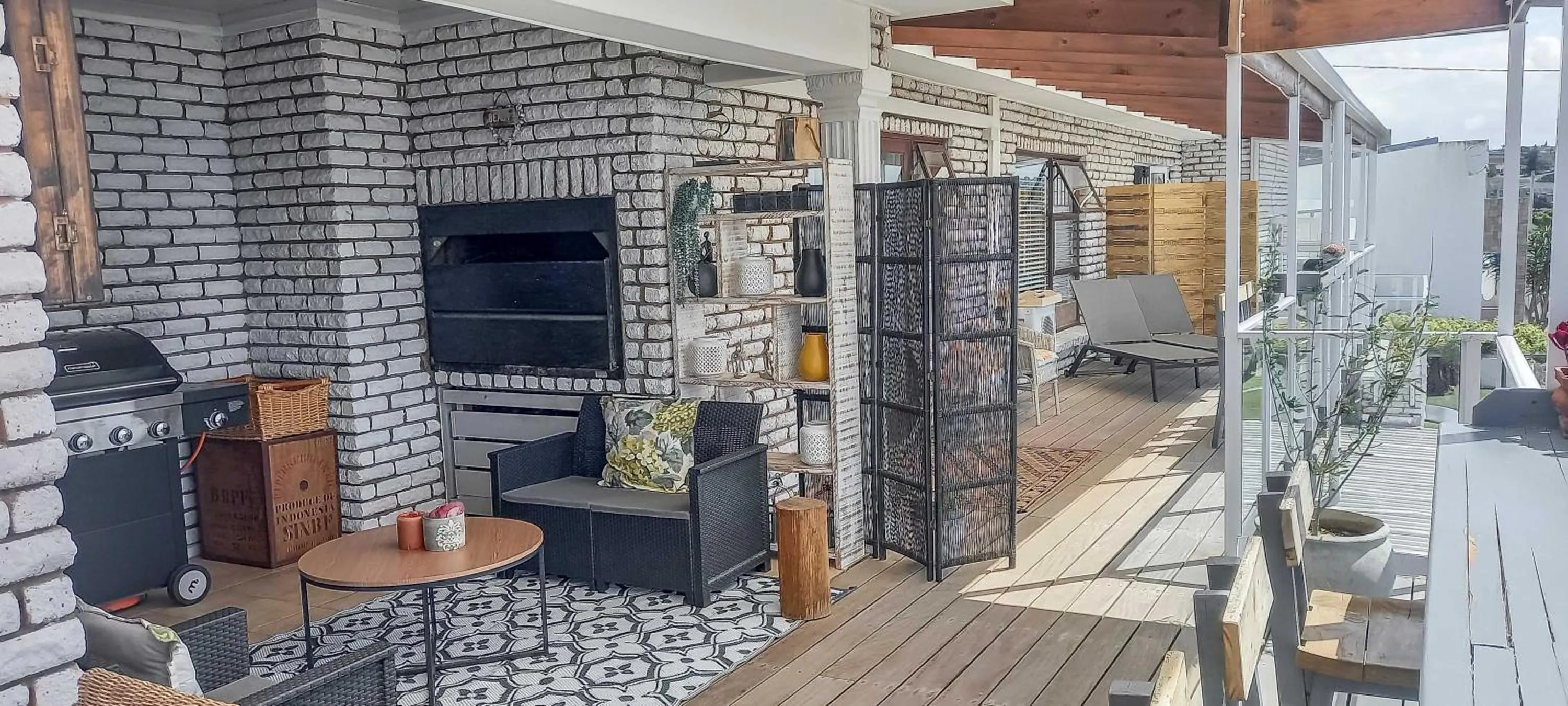 Balcony/Terrace in Aqua Marina Guest House