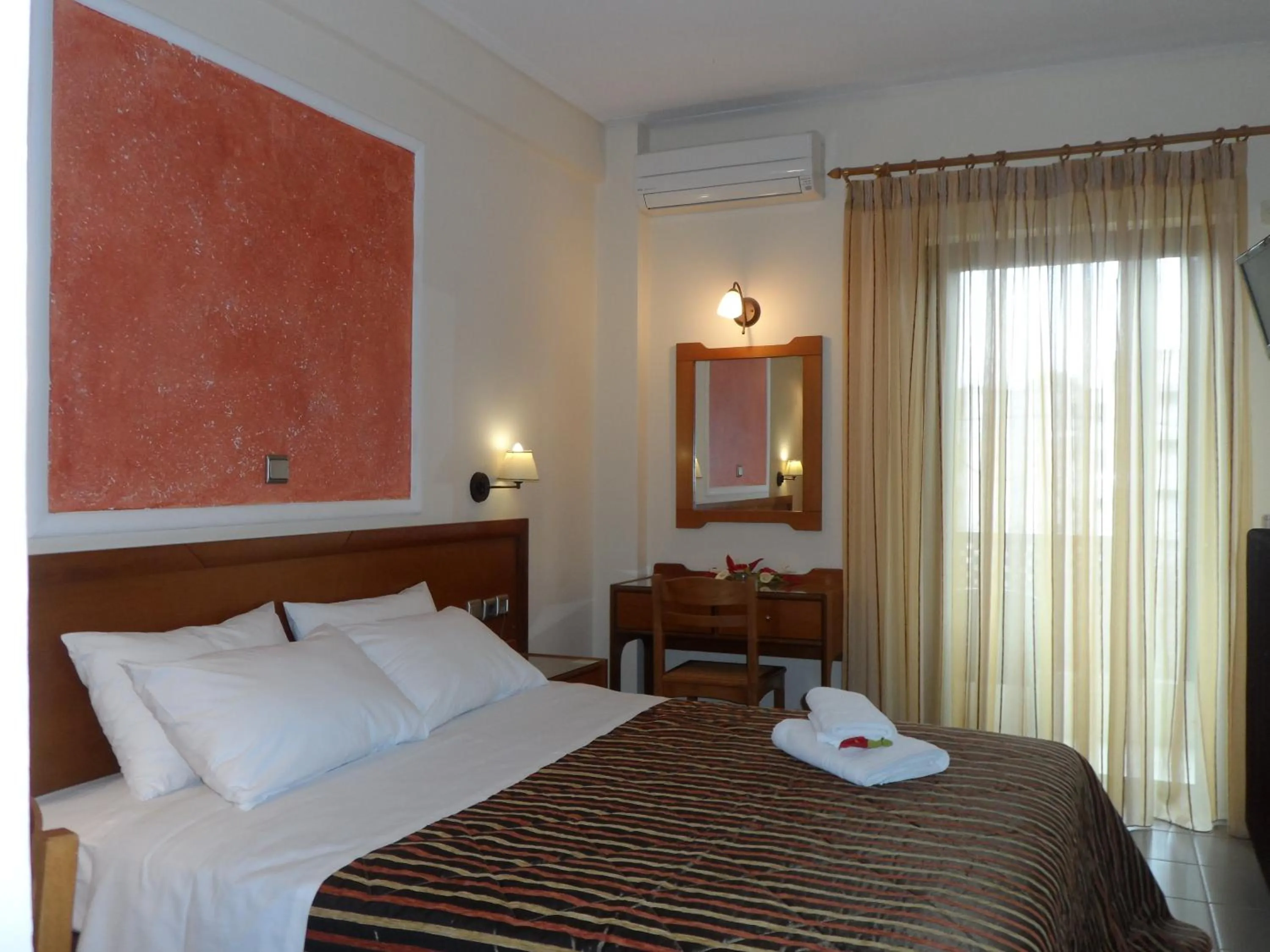 Bedroom, Bed in Hotel Prigipikon Suites and sofites