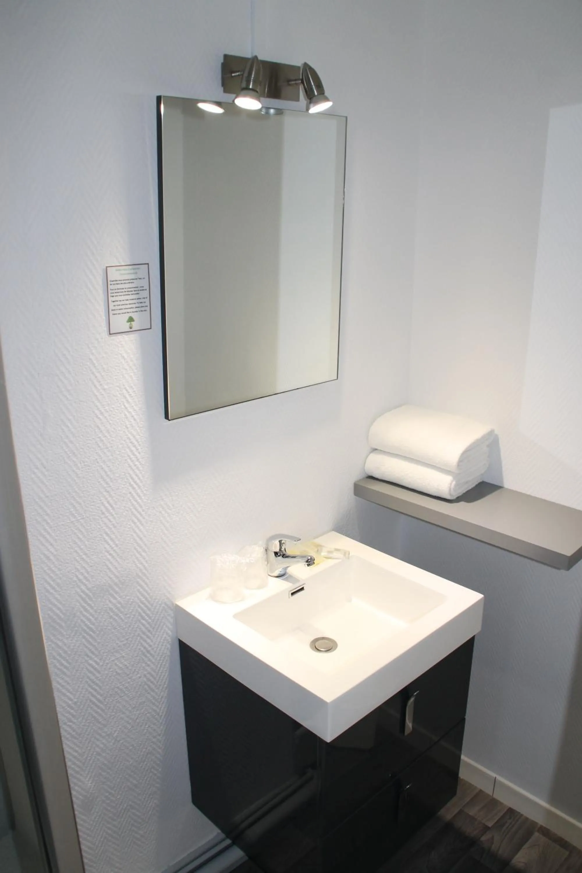 Bathroom in Hôtel Rivière