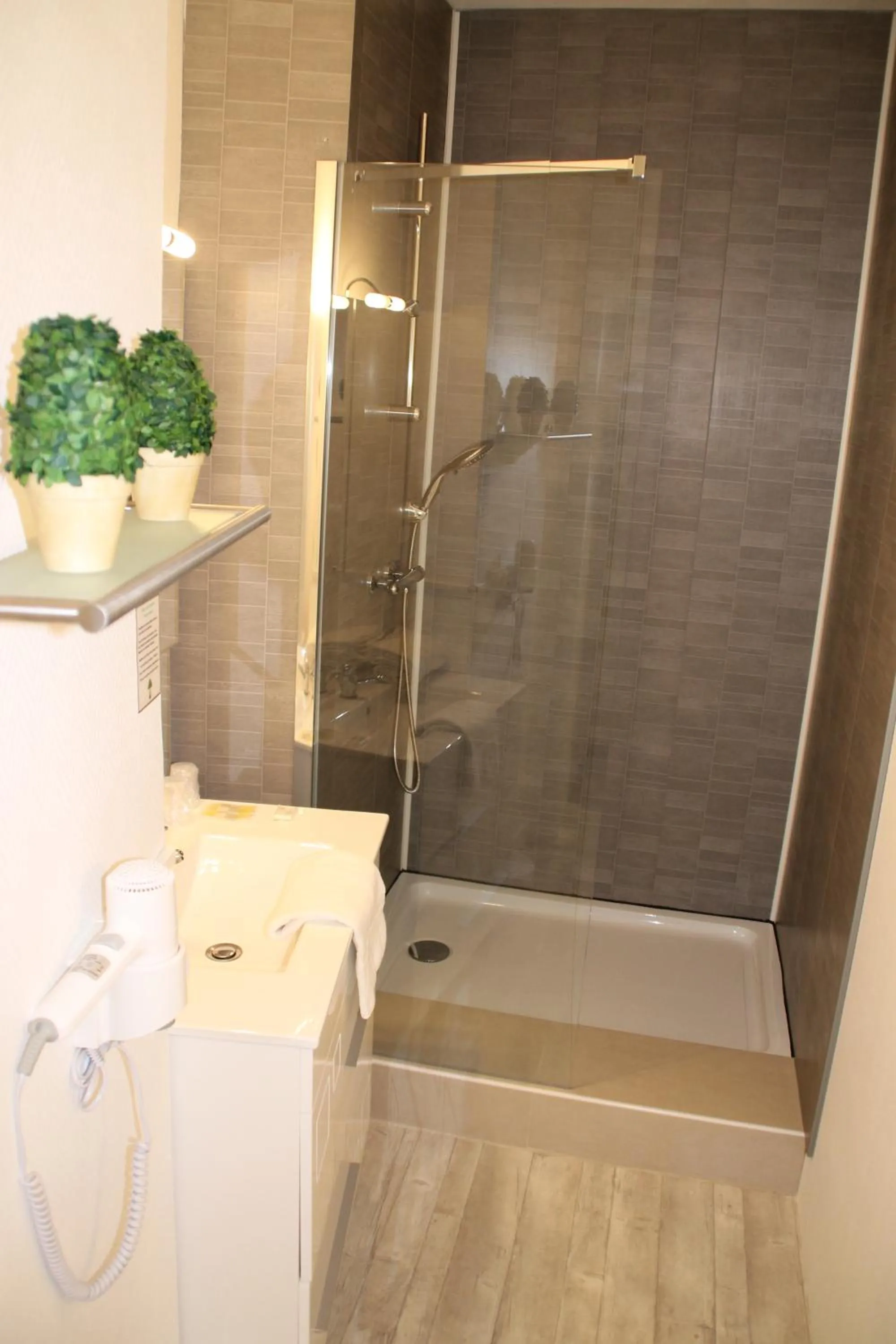 Bathroom in Hôtel Rivière