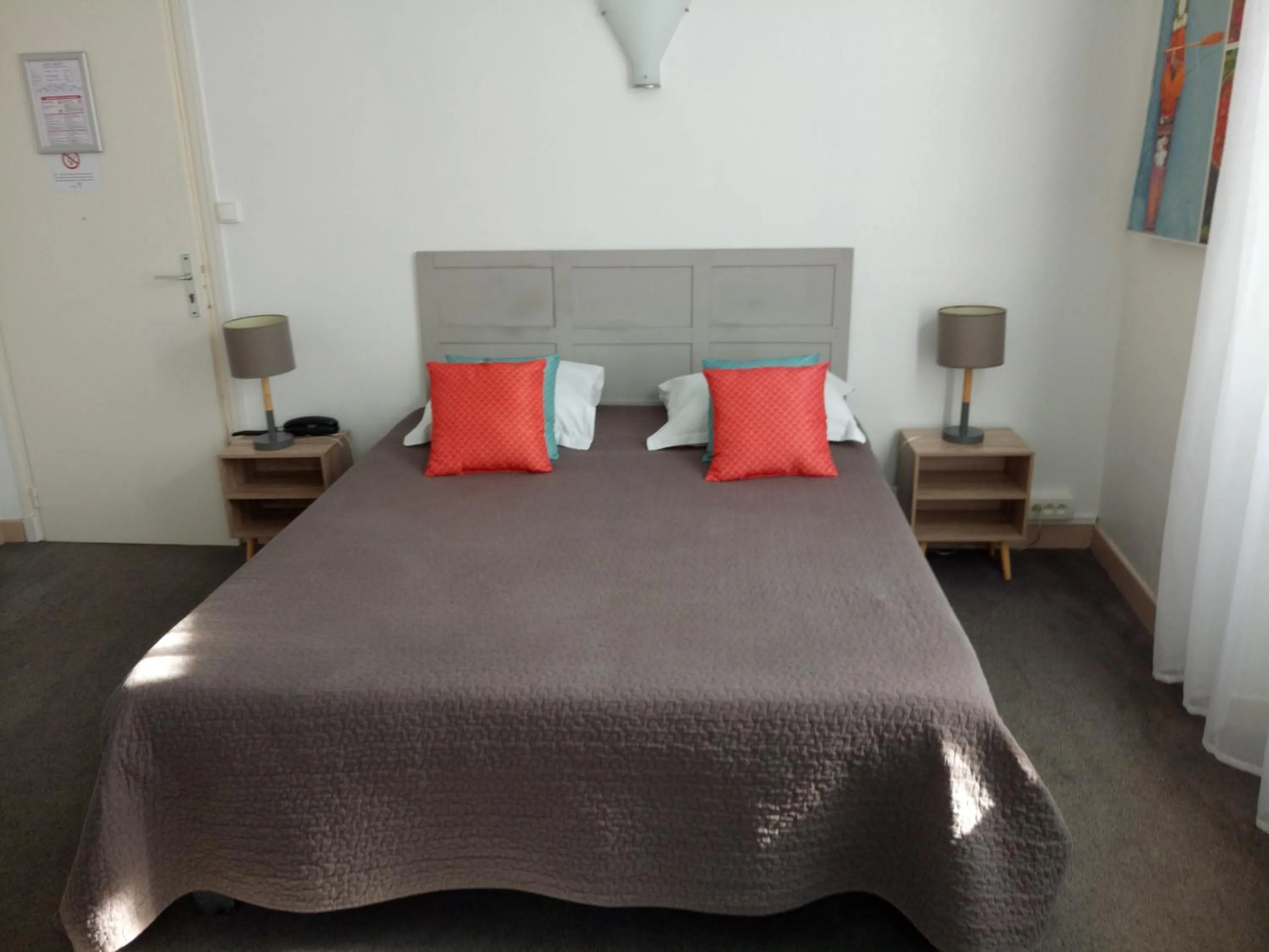 Photo of the whole room, Bed in Hôtel Rivière