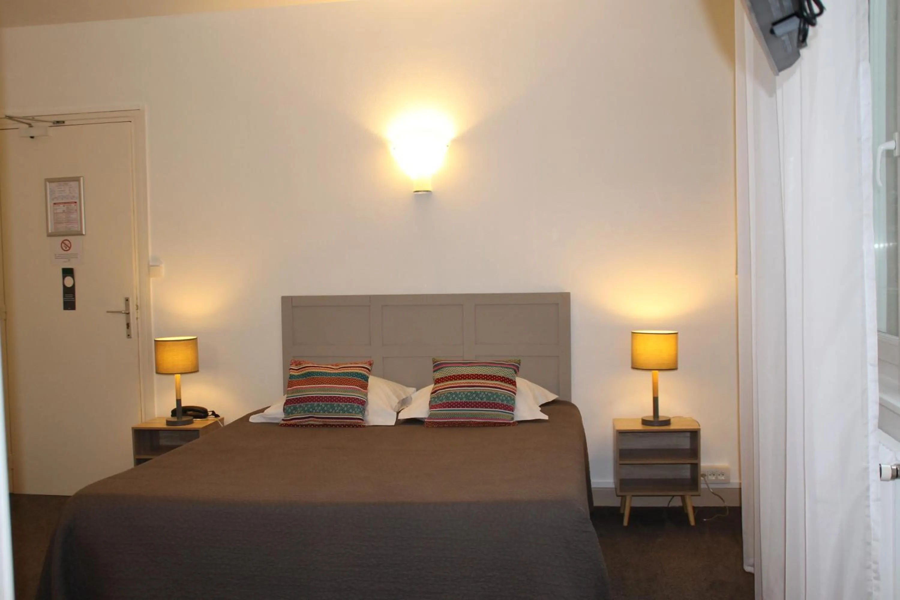 Bedroom, Bed in Hôtel Rivière