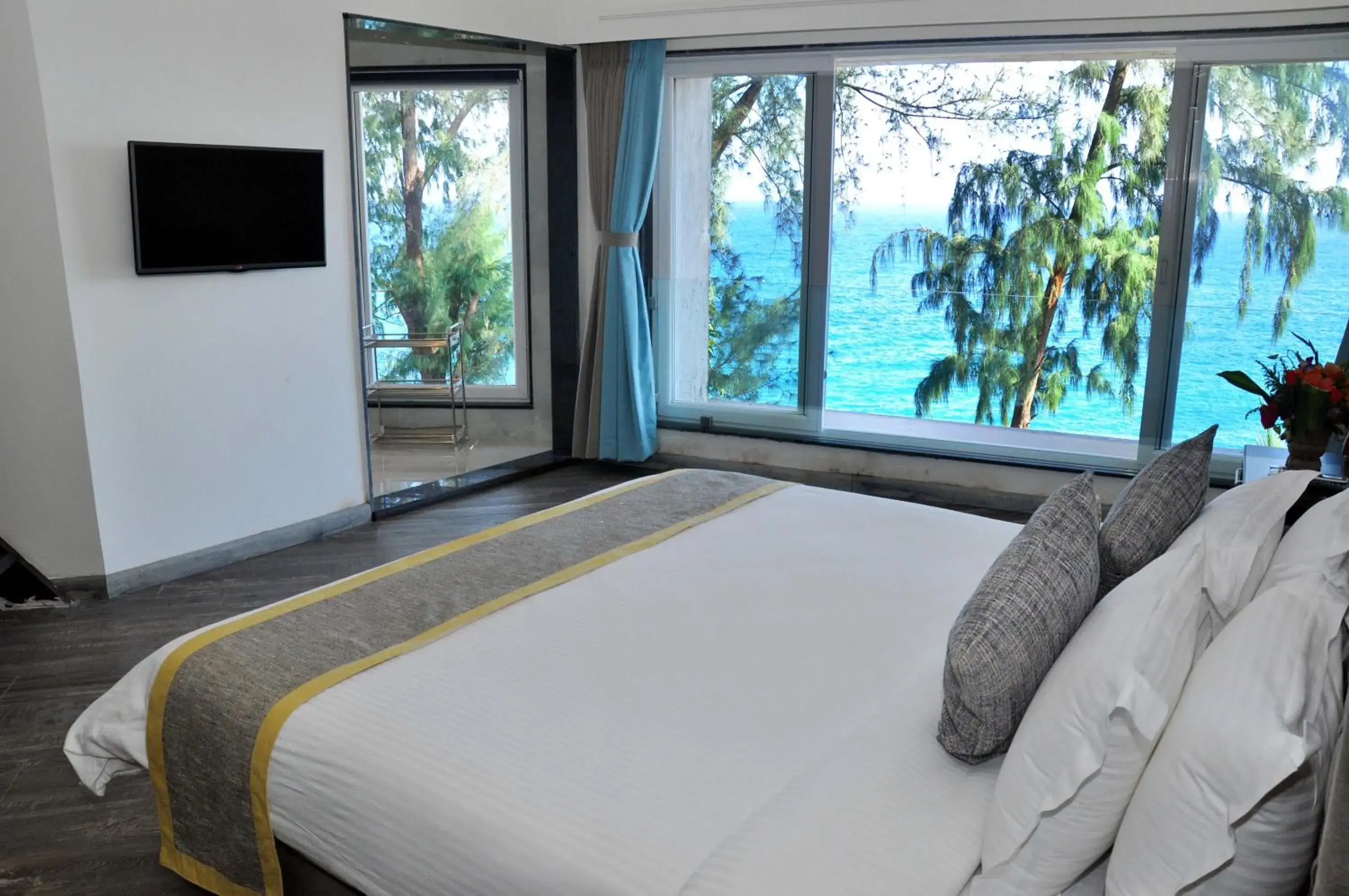 View (from property/room), Bed in Sinclairs Bayview View (from property/room), Bed in Sinclairs Bayview