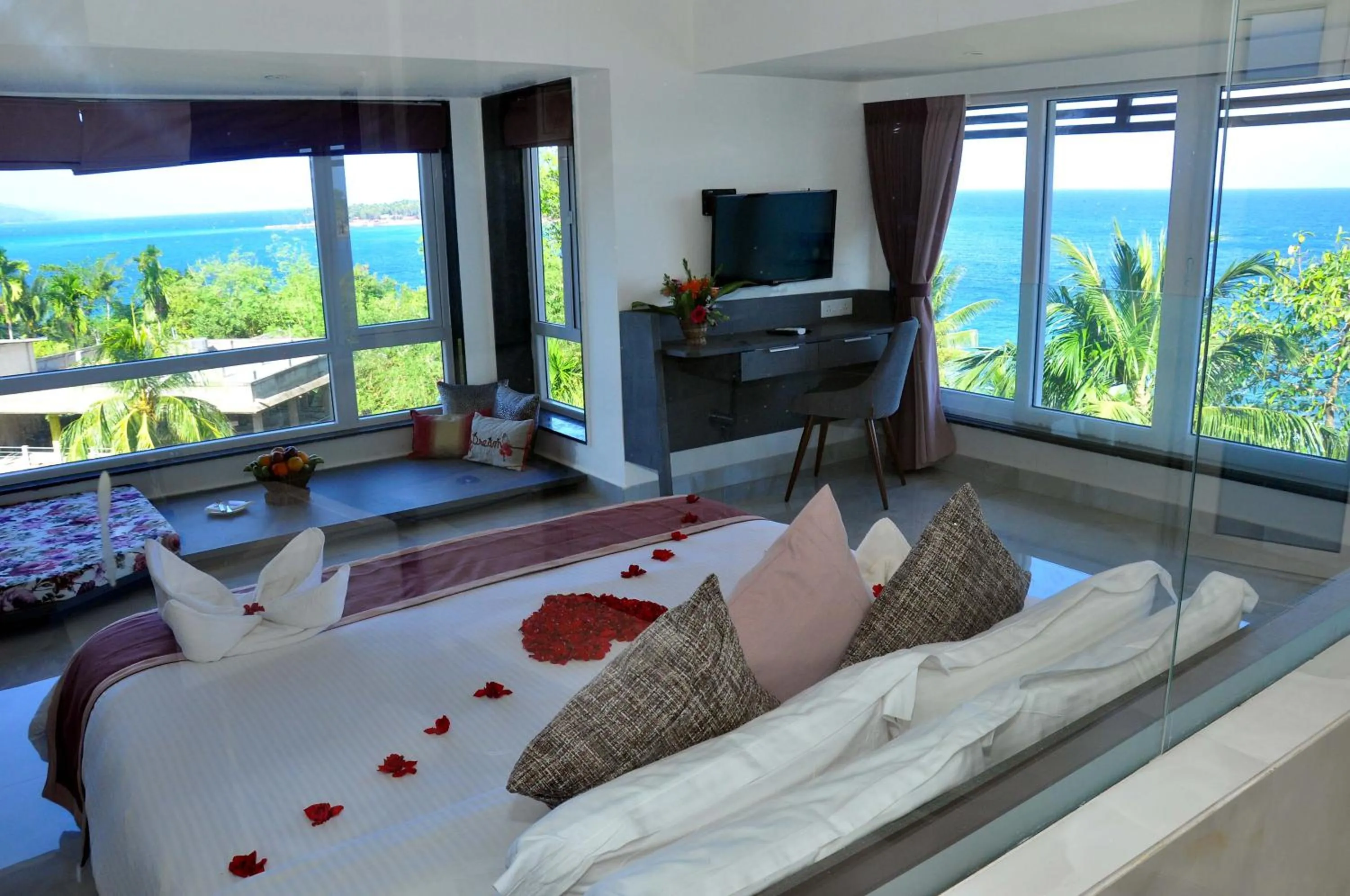 Sea view in Sinclairs Bayview