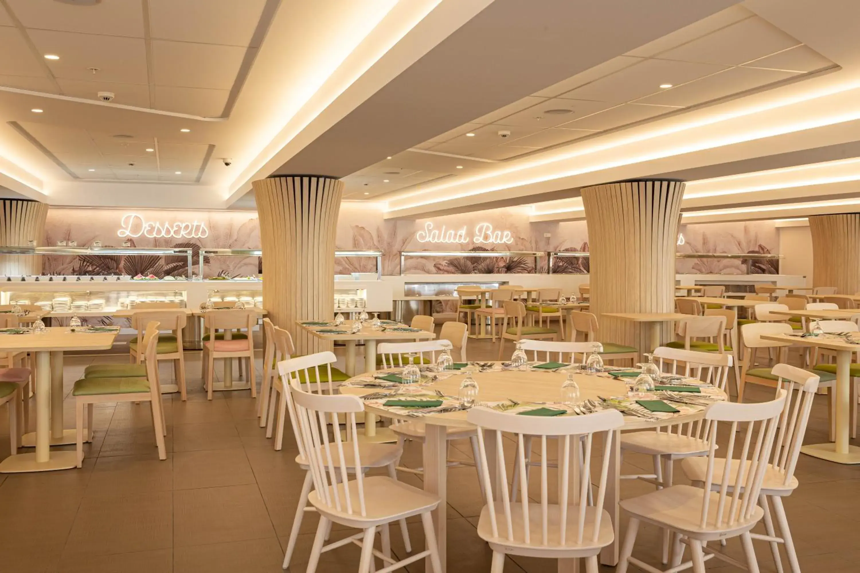 Restaurant/places to eat in Ambassador Playa II Restaurant/places to eat in Ambassador Playa II