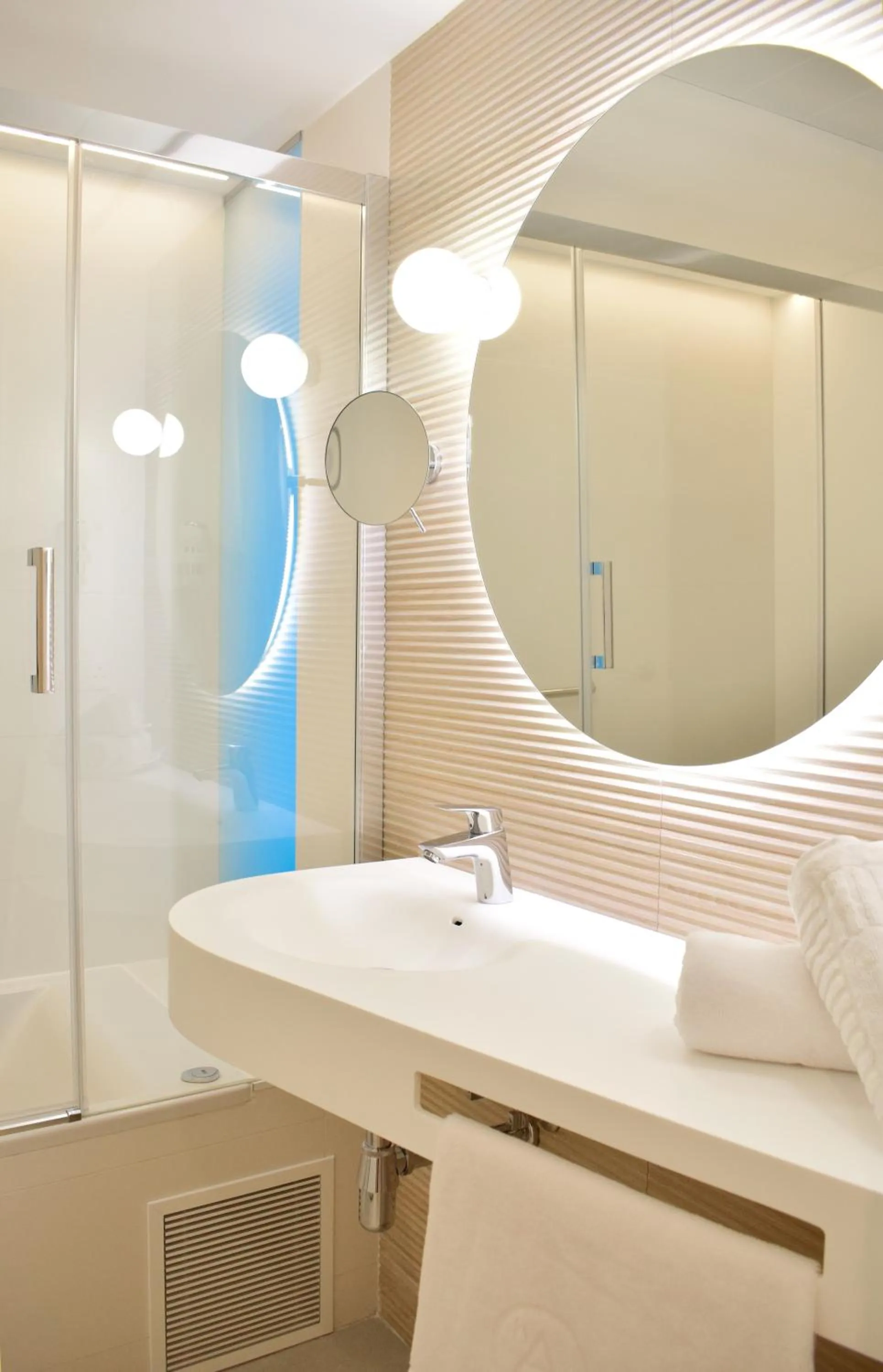 Bathroom in Ambassador Playa II