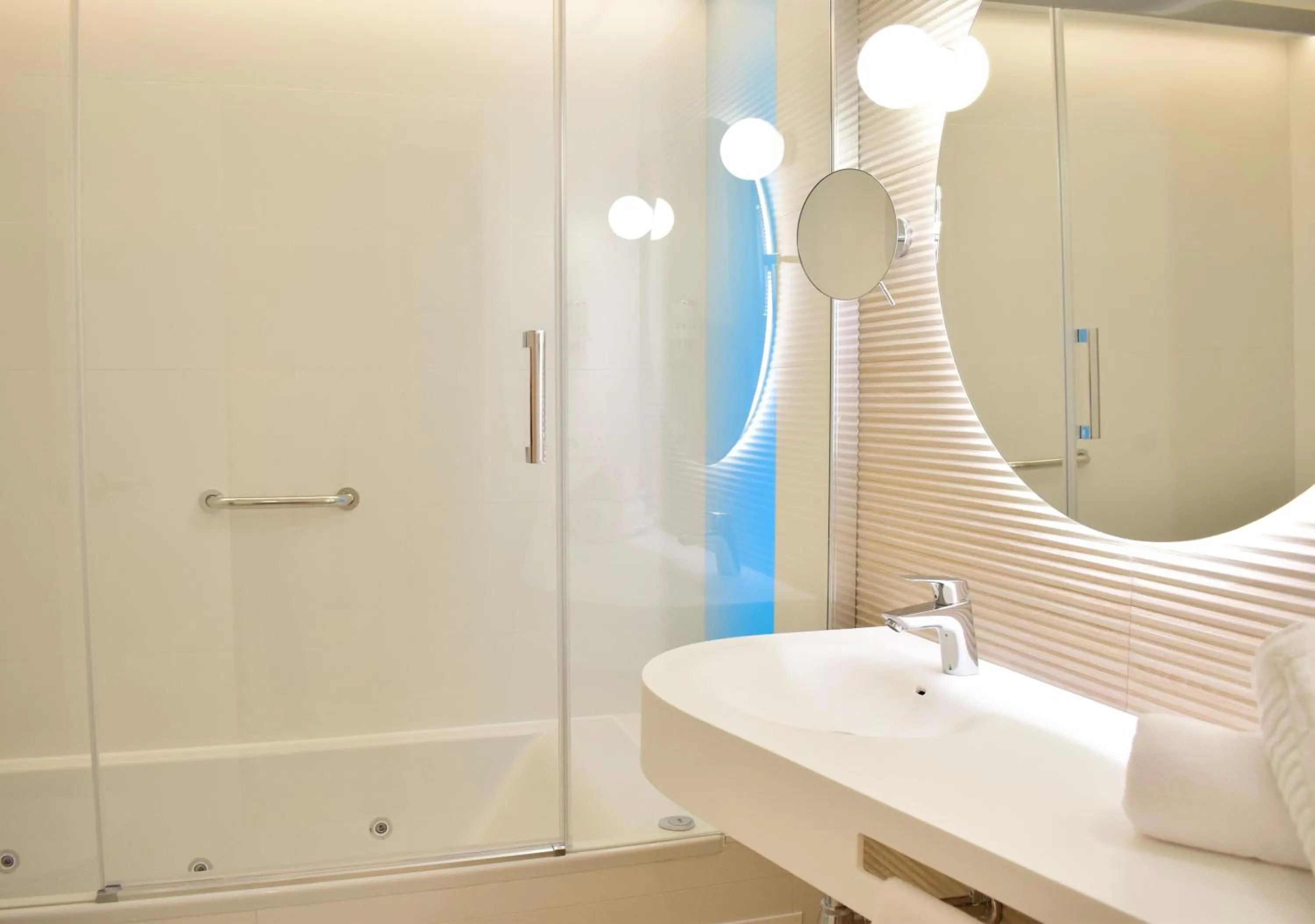 Bathroom in Ambassador Playa II