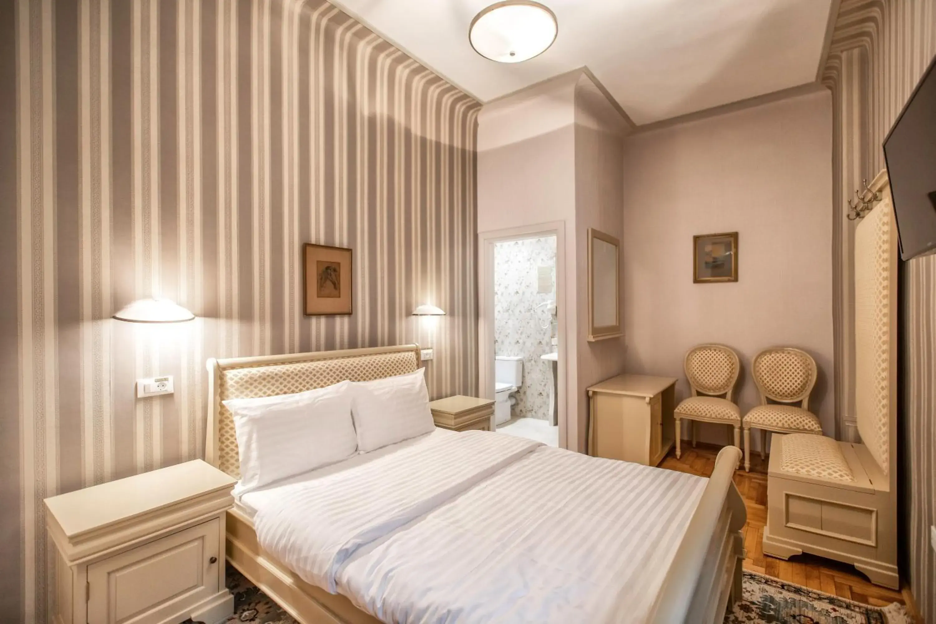 Standard Room in Casa Gotica Residence Standard Room in Casa Gotica Residence