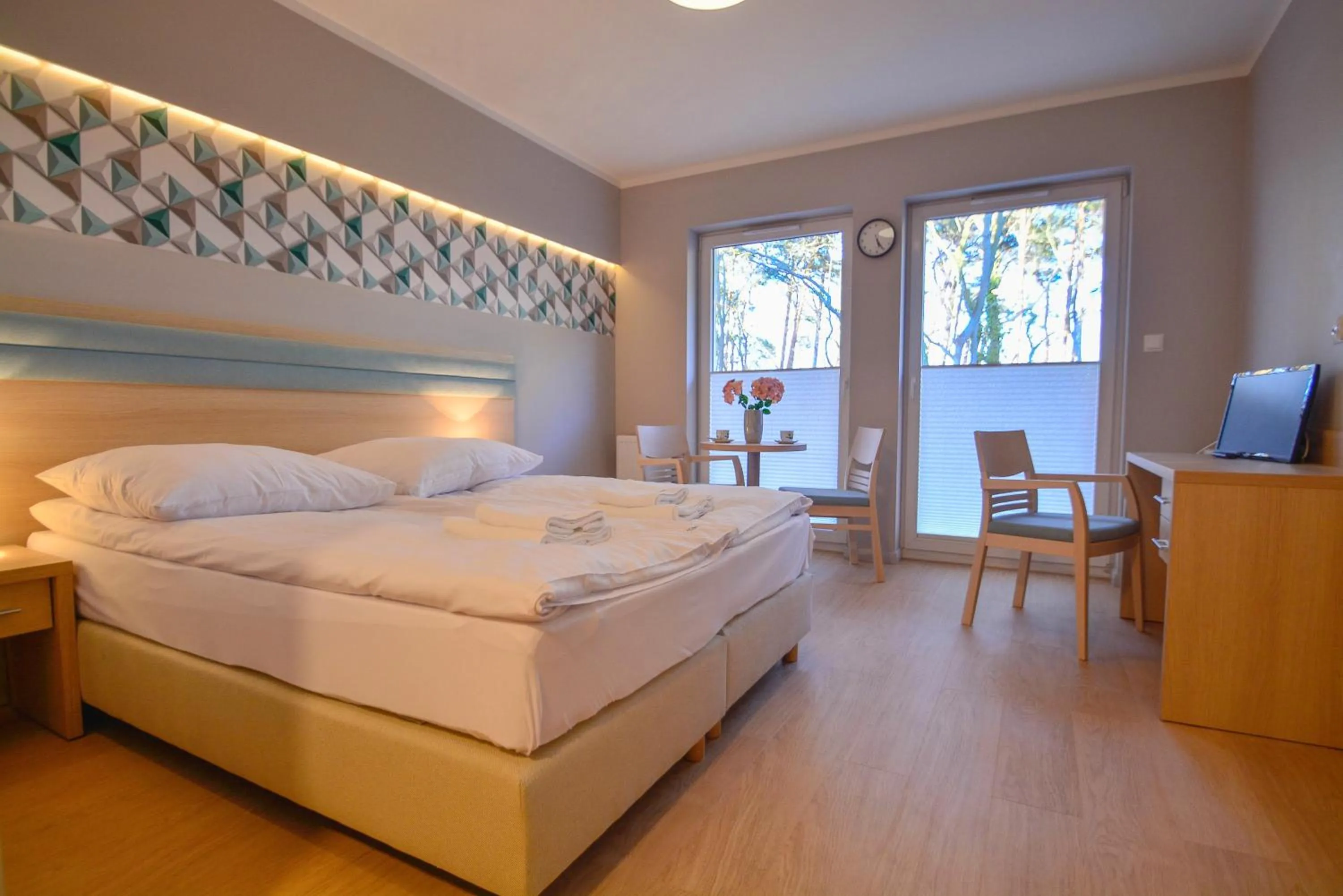 Bed in Osiedle Cesarskie Apartamenty - Parking - Apartamenty Bryza