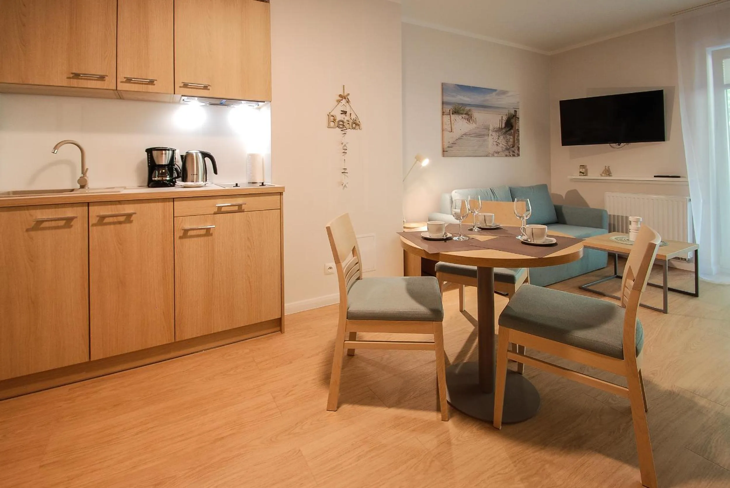 Kitchen or kitchenette in Osiedle Cesarskie Apartamenty - Parking - Apartamenty Bryza