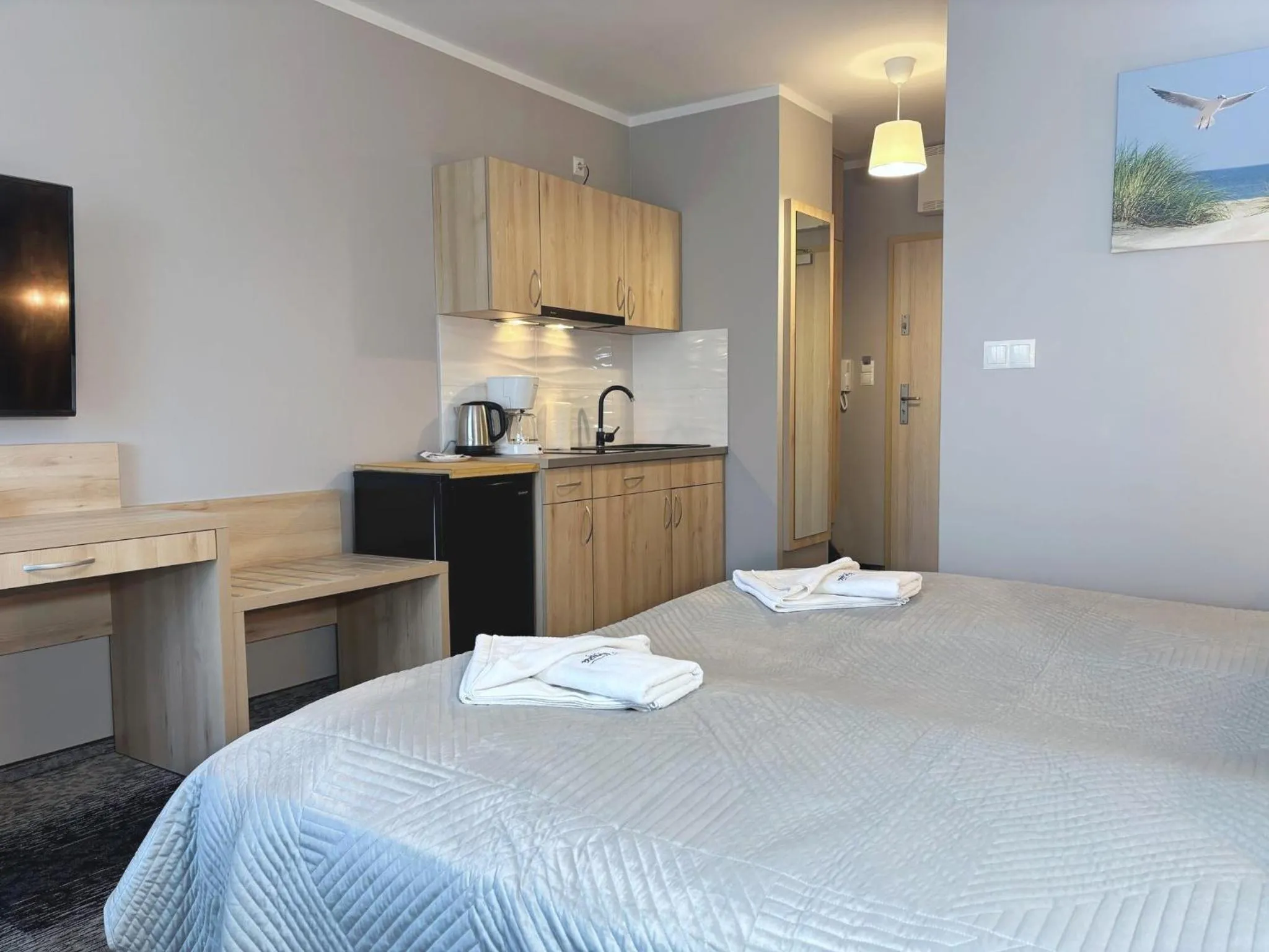 Bed in Osiedle Cesarskie Apartamenty - Parking - Apartamenty Bryza