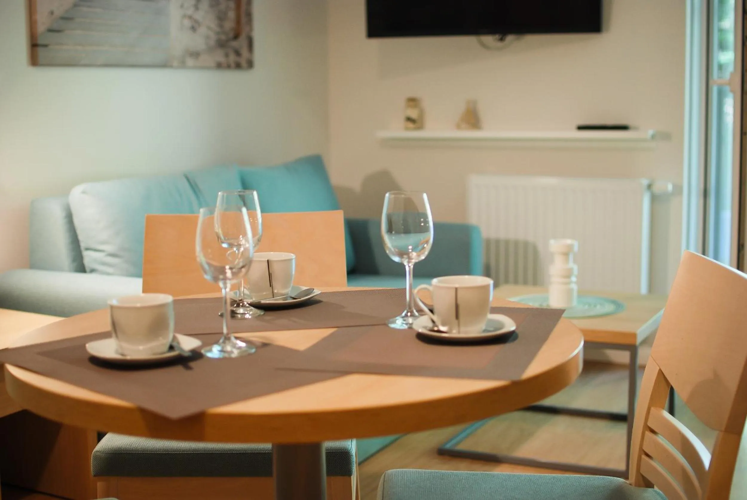 Dining area in Osiedle Cesarskie Apartamenty - Parking - Apartamenty Bryza