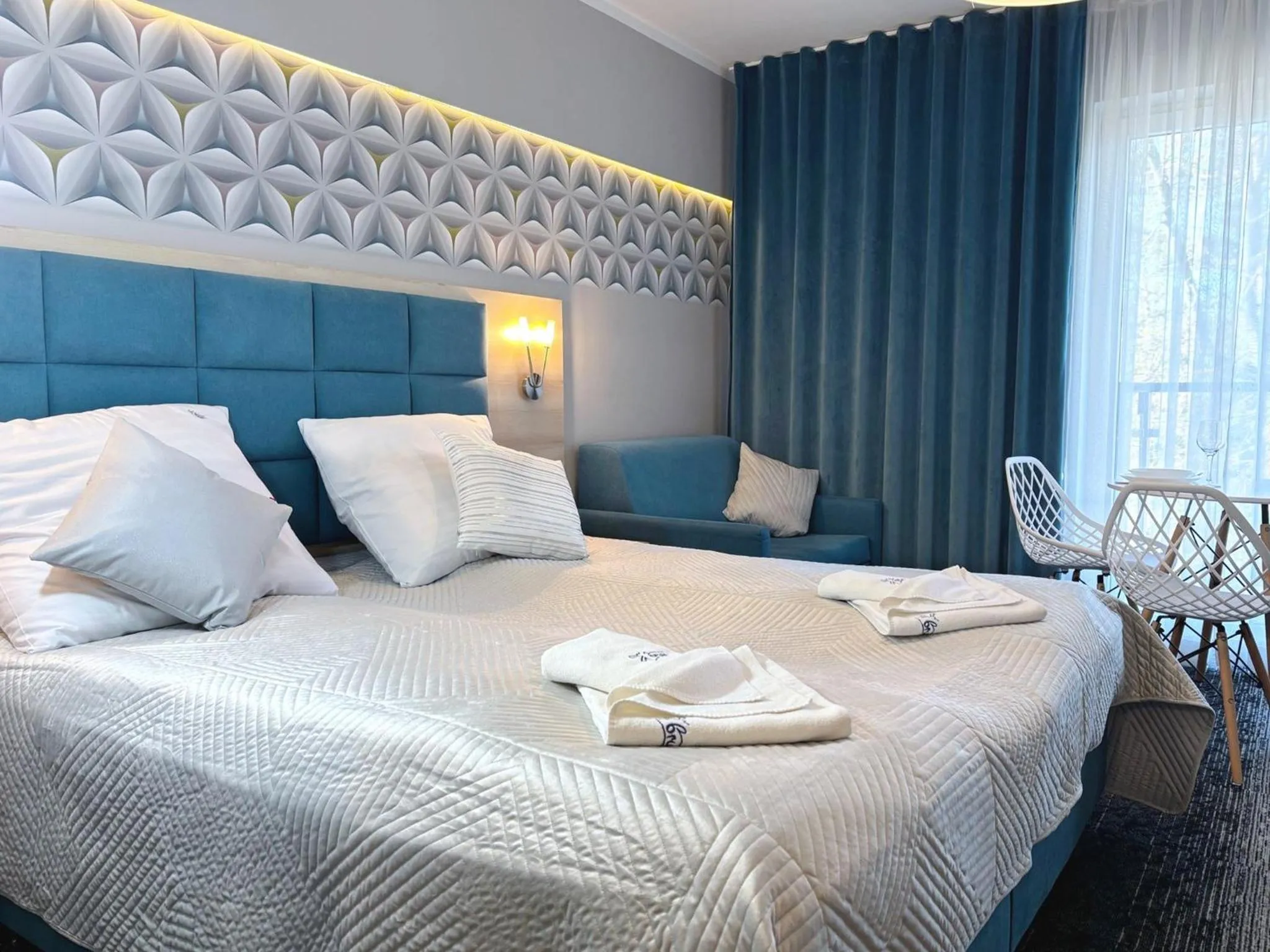 Bed in Osiedle Cesarskie Apartamenty - Parking - Apartamenty Bryza