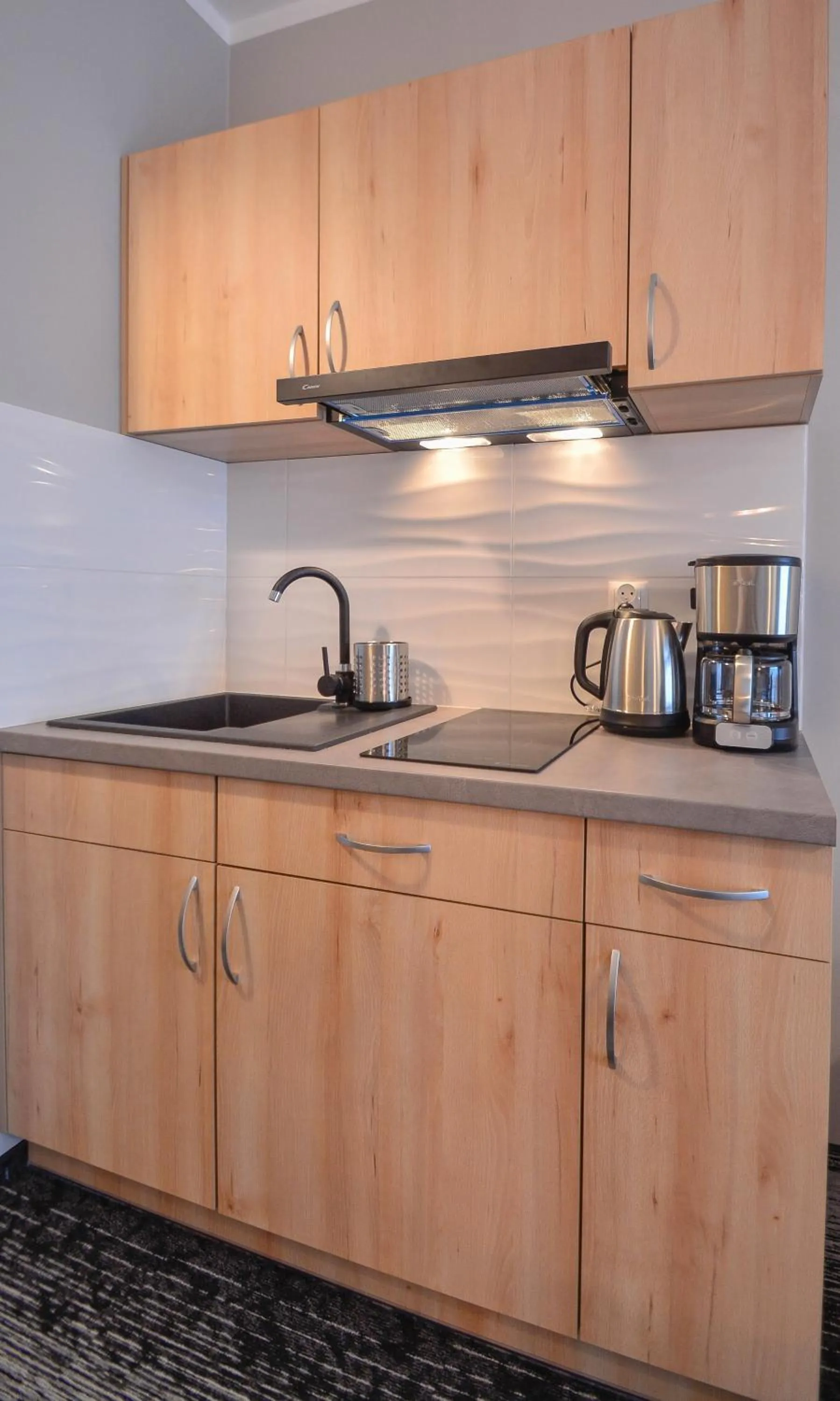 Kitchen or kitchenette in Osiedle Cesarskie Apartamenty - Parking - Apartamenty Bryza