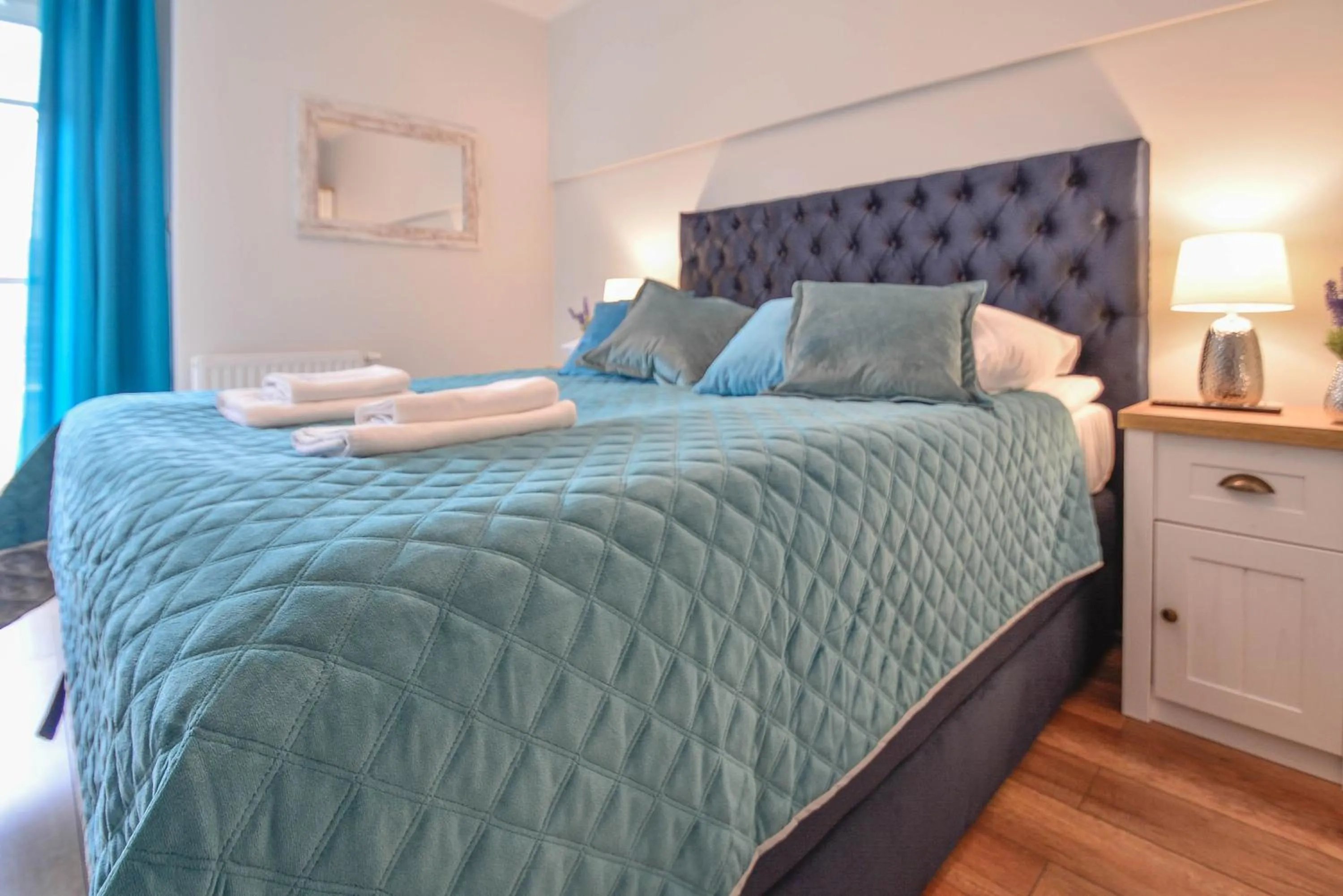 Bed in Osiedle Cesarskie Apartamenty - Parking - Apartamenty Bryza