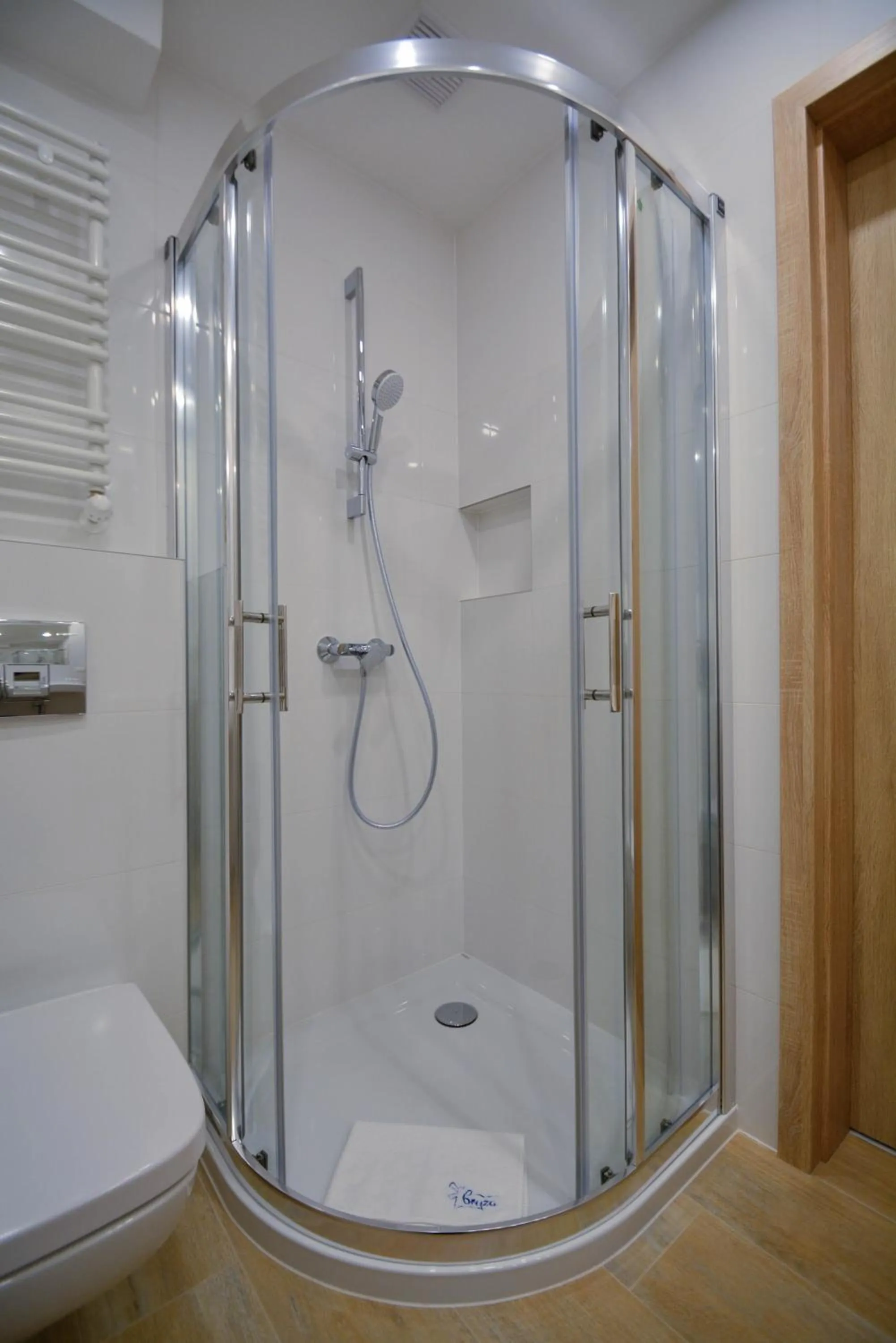 Shower in Osiedle Cesarskie Apartamenty - Parking - Apartamenty Bryza