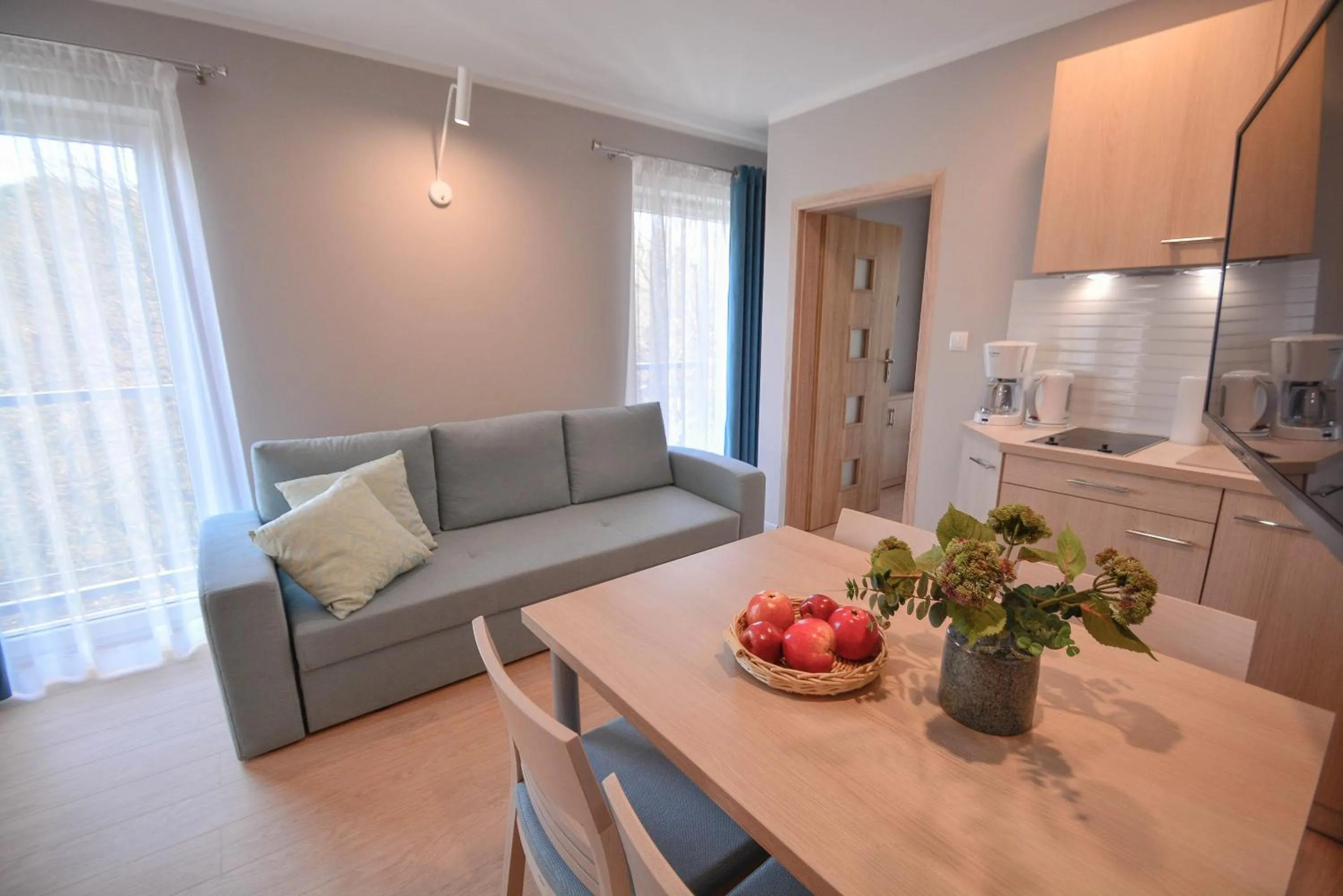 Kitchen or kitchenette in Osiedle Cesarskie Apartamenty - Parking - Apartamenty Bryza