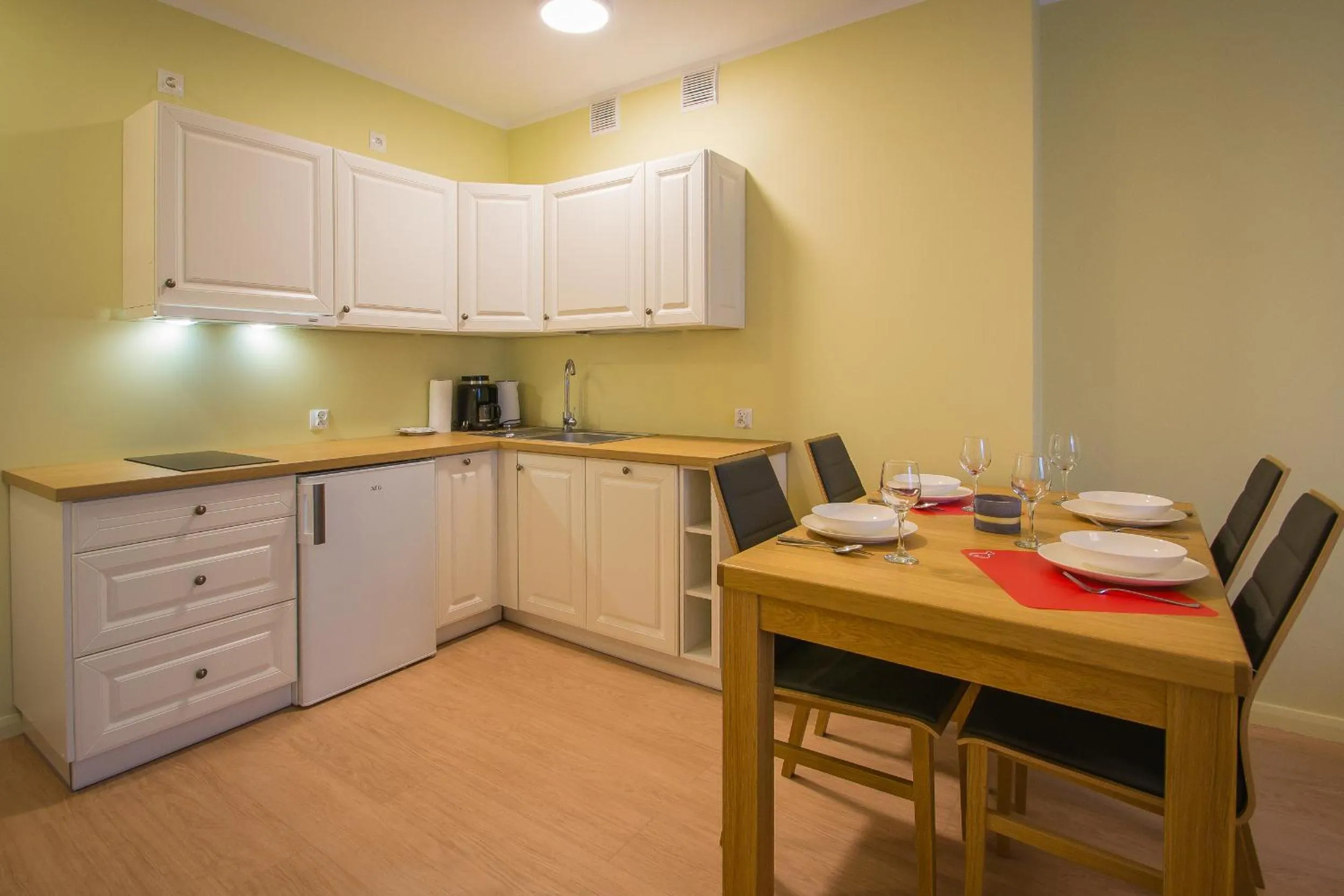 Kitchen or kitchenette in Osiedle Cesarskie Apartamenty - Parking - Apartamenty Bryza