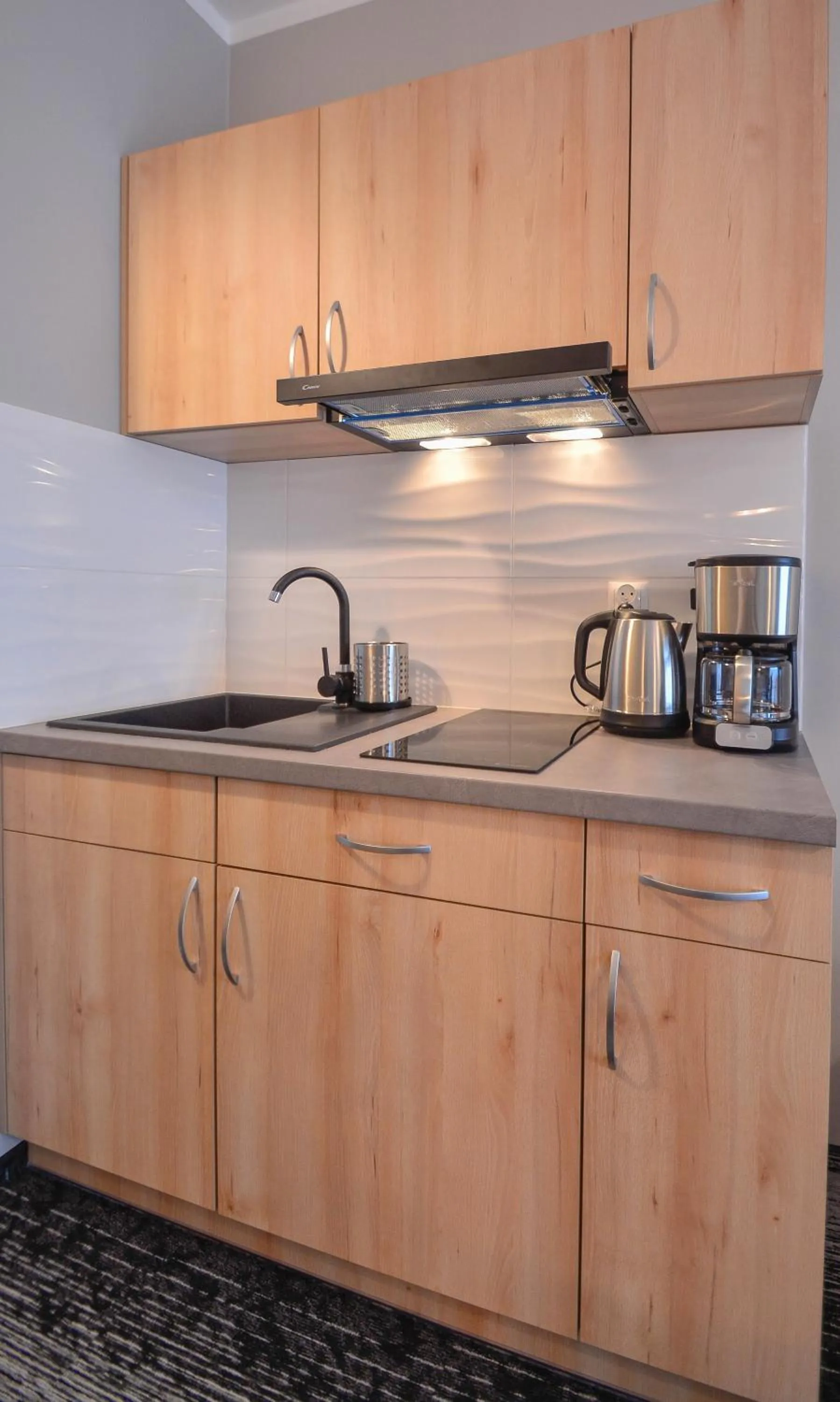 Kitchen or kitchenette in Osiedle Cesarskie Apartamenty - Parking - Apartamenty Bryza