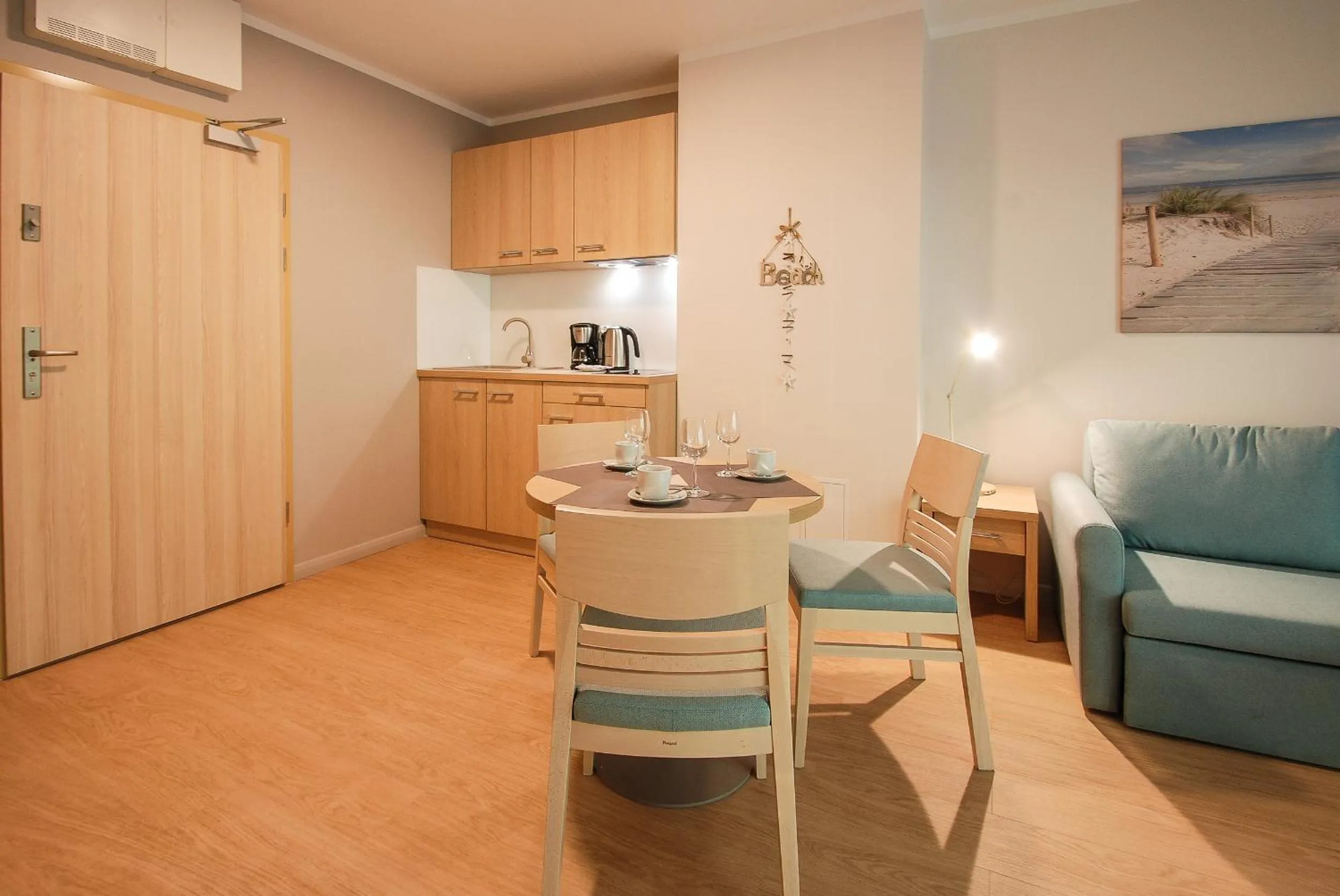 Kitchen or kitchenette in Osiedle Cesarskie Apartamenty - Parking - Apartamenty Bryza