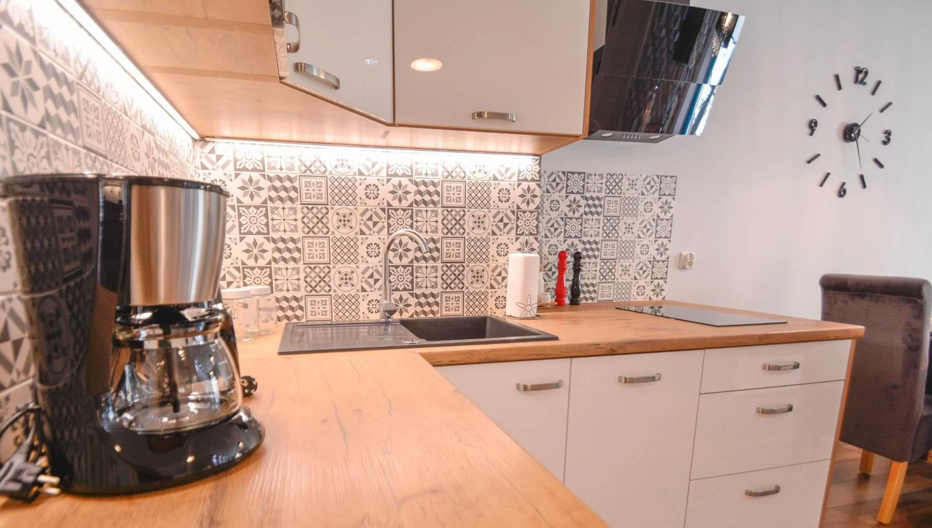 Kitchen or kitchenette in Osiedle Cesarskie Apartamenty - Parking - Apartamenty Bryza