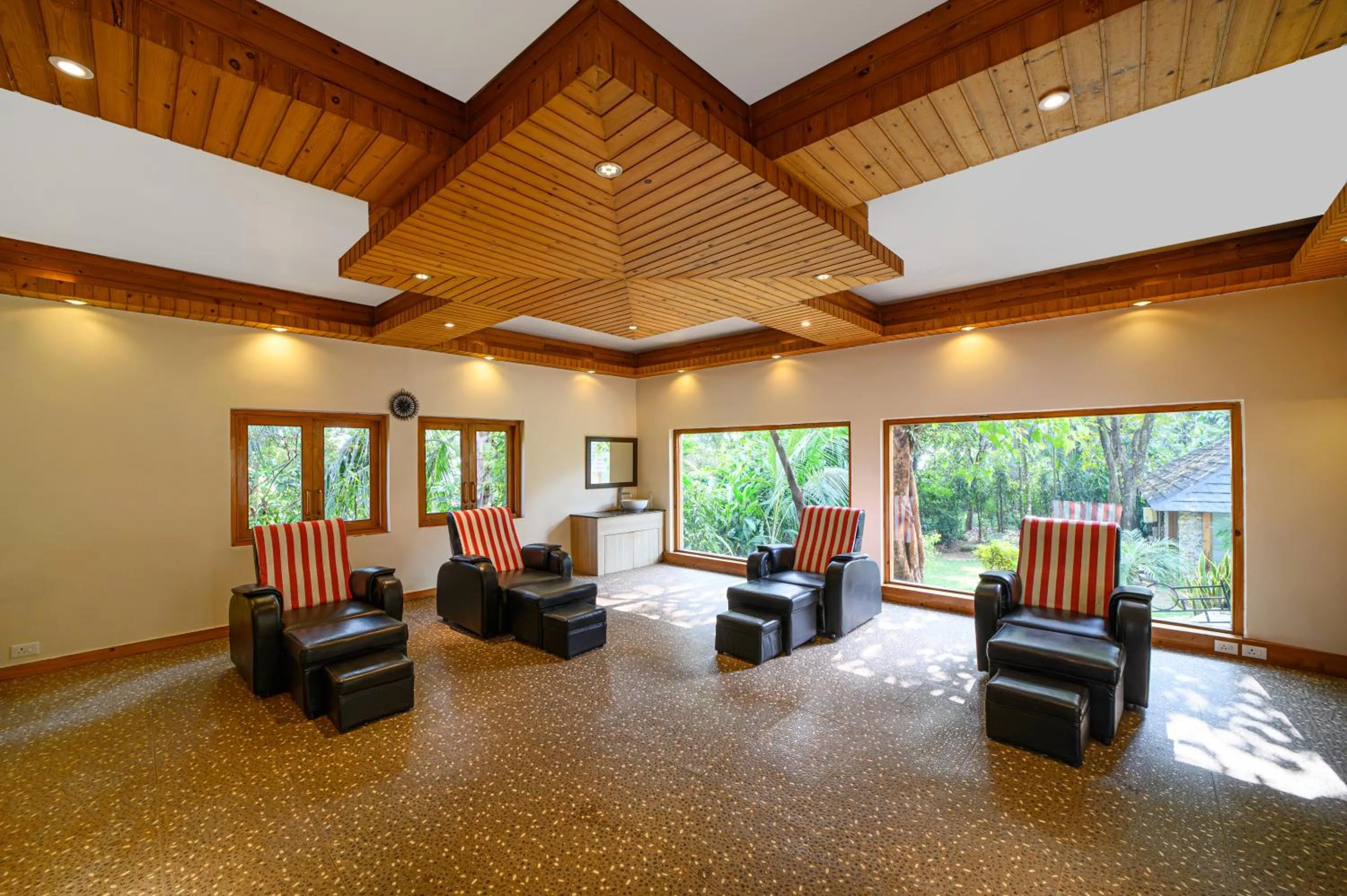 Spa and wellness centre/facilities in Sinclairs Retreat Dooars, Chalsa