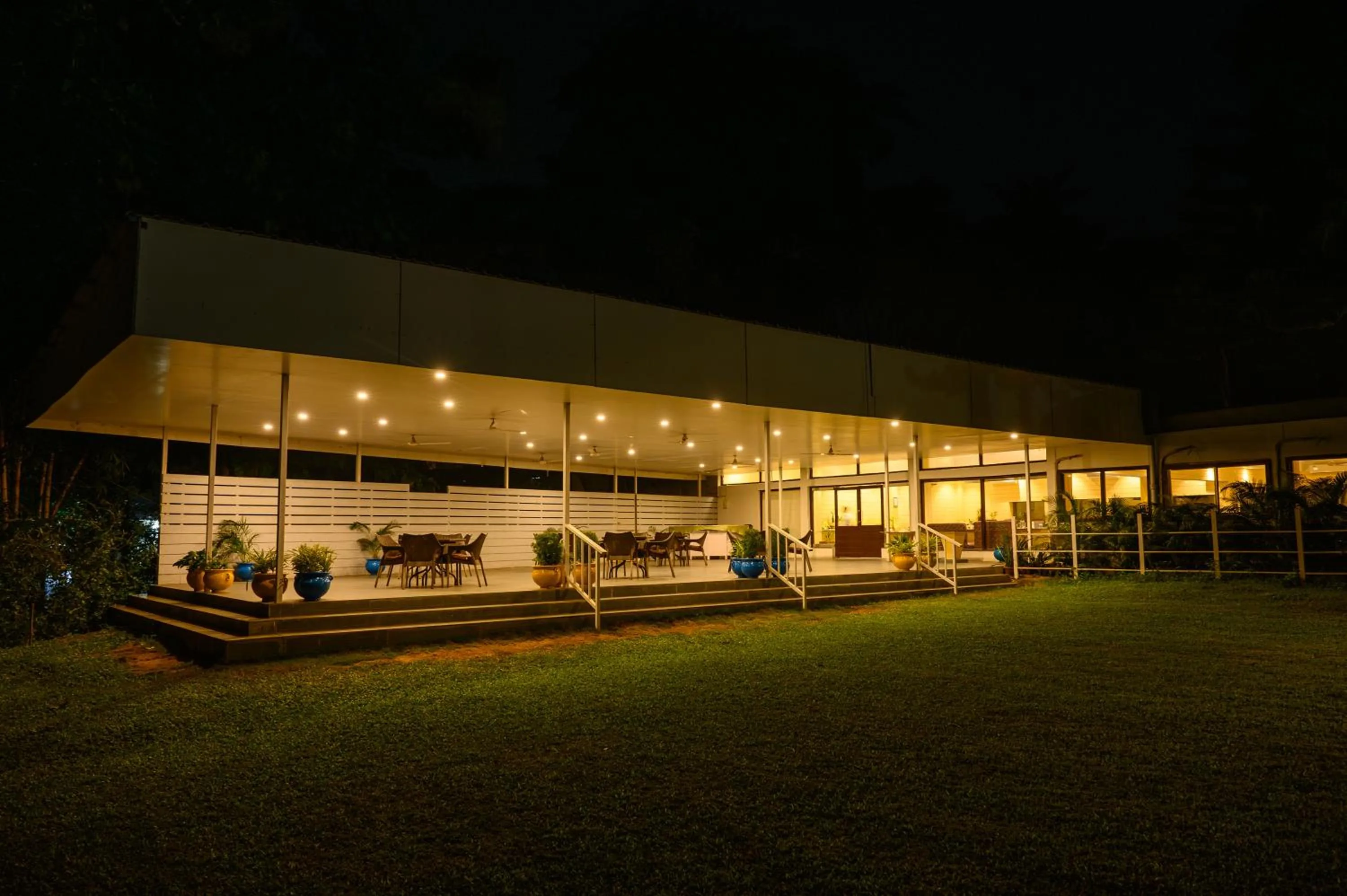 Restaurant/places to eat in Sinclairs Retreat Dooars, Chalsa