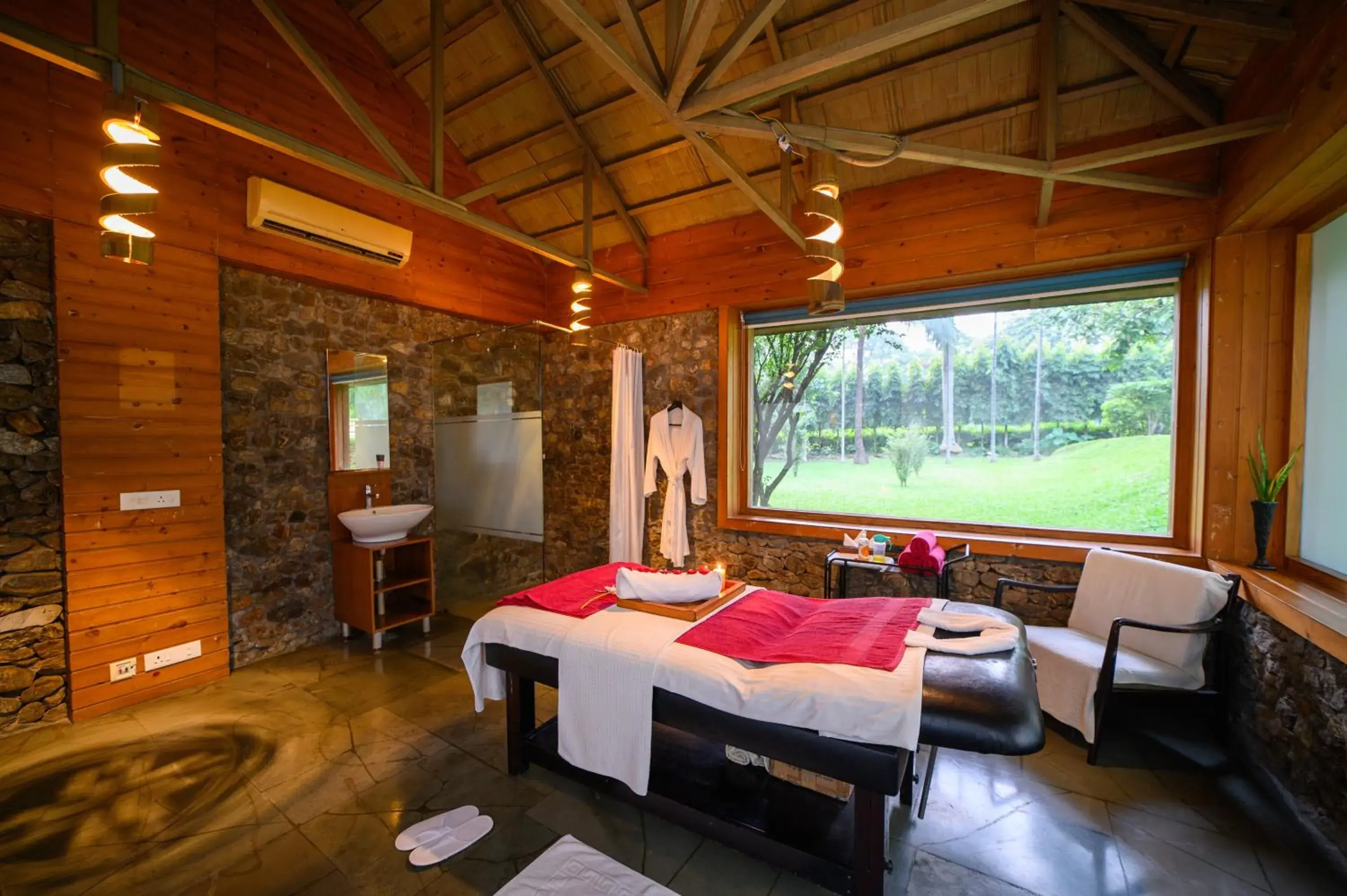 Spa and wellness centre/facilities, Bed in Sinclairs Retreat Dooars, Chalsa Spa and wellness centre/facilities, Bed in Sinclairs Retreat Dooars, Chalsa