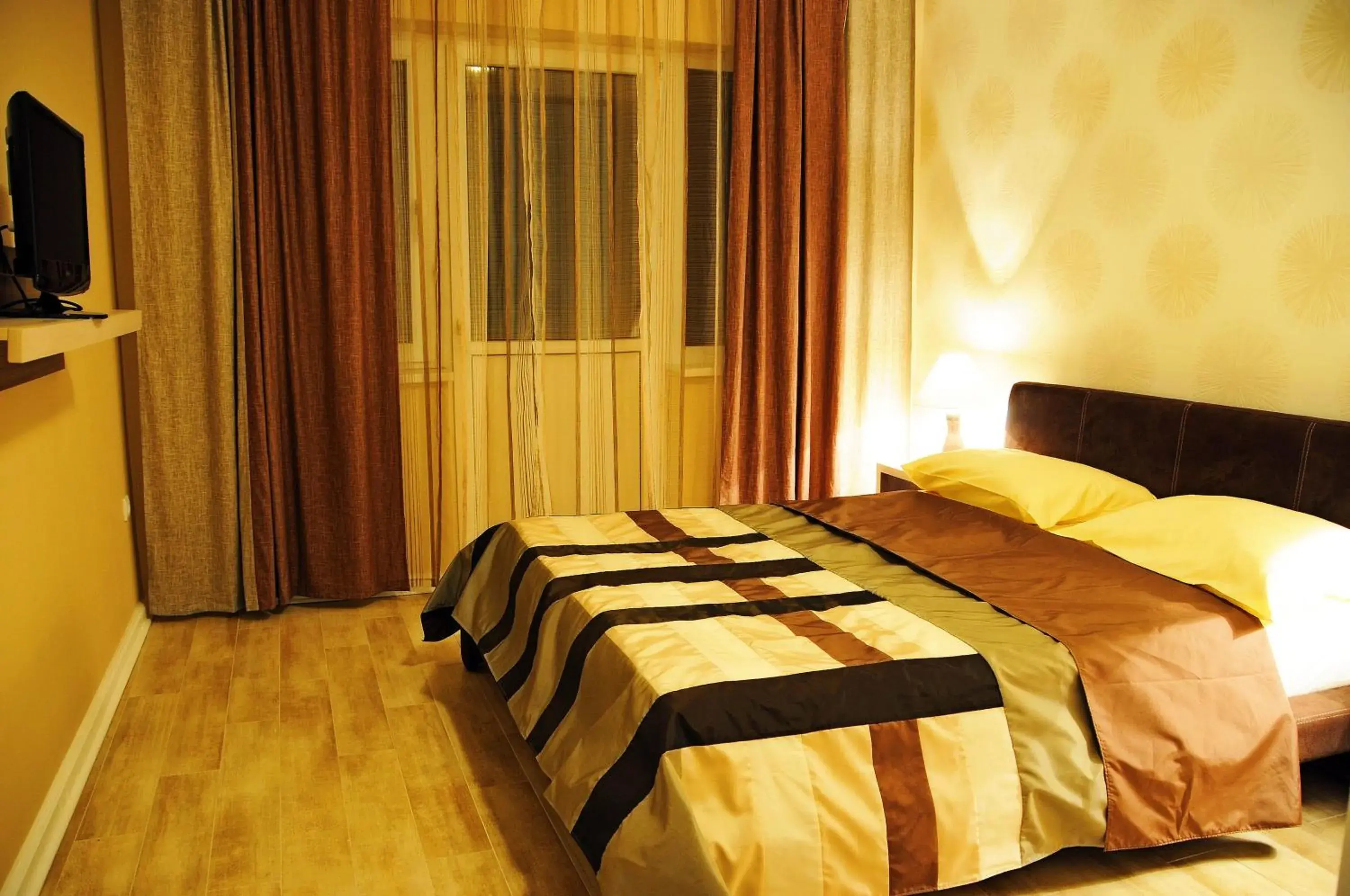 Executive Suite with Balcony - single occupancy in Hotel Aqua Panon Executive Suite with Balcony - single occupancy in Hotel Aqua Panon