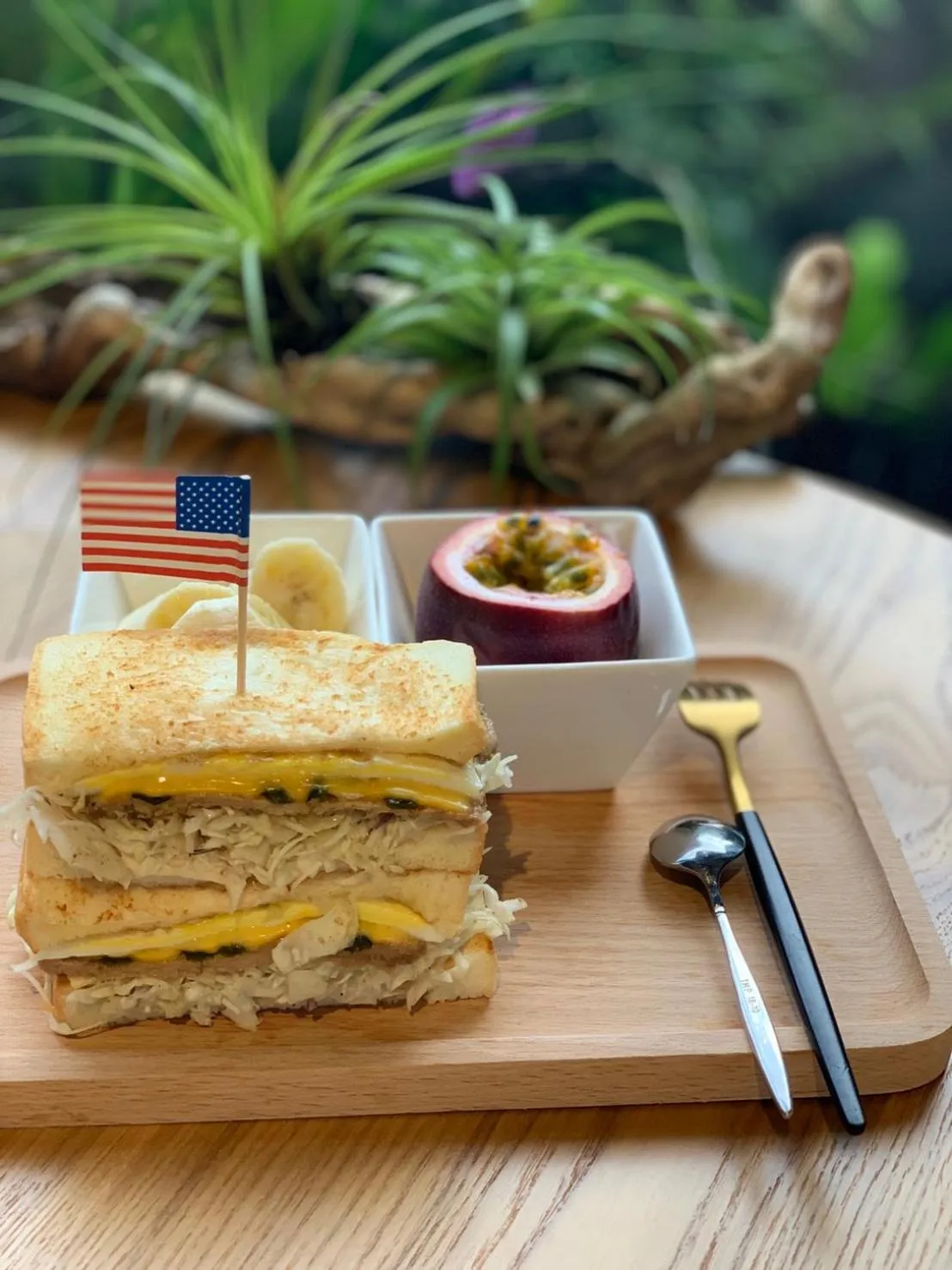 Breakfast in Come Sit Hostel