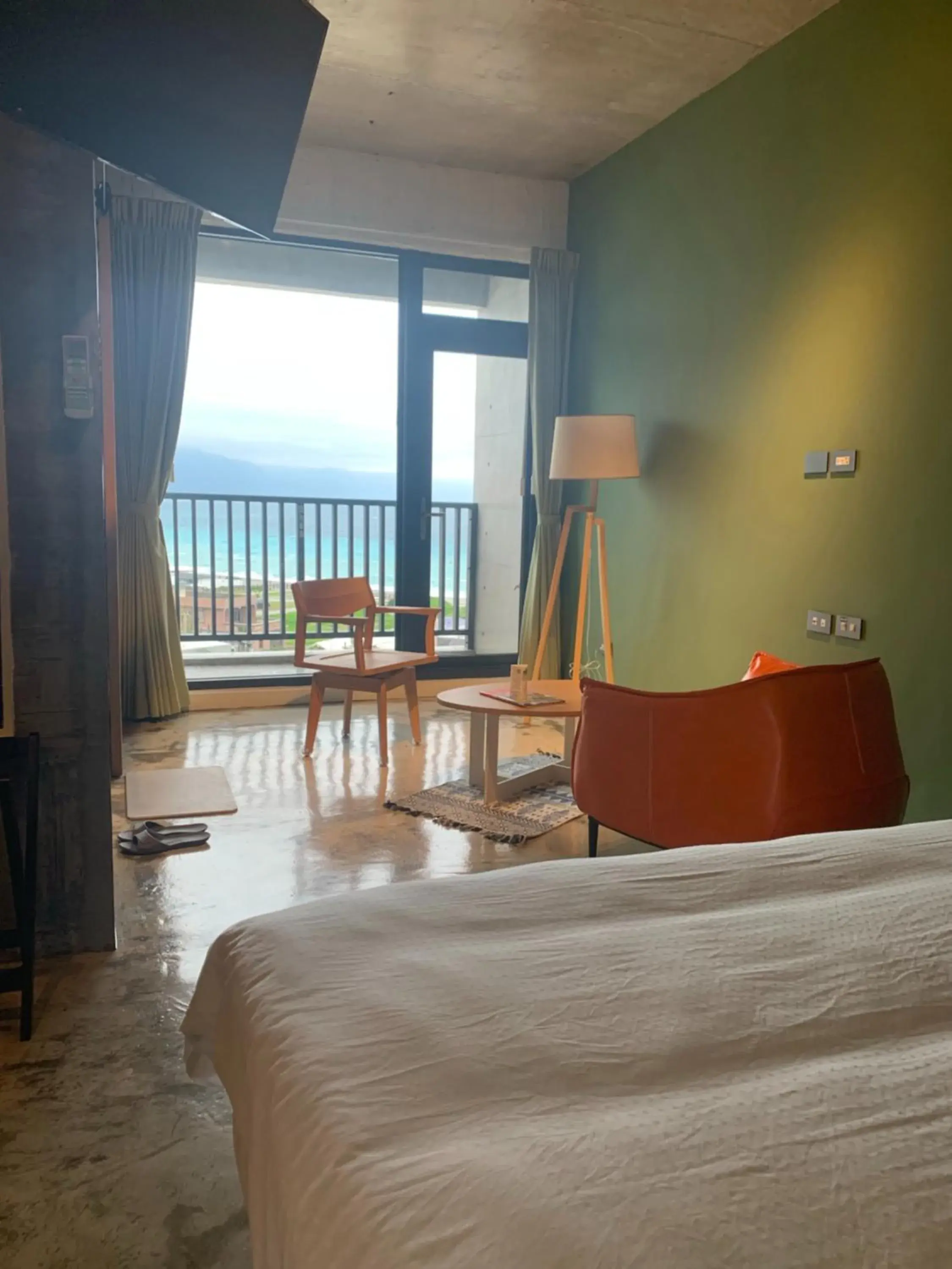 Deluxe Double Room with Balcony and Sea View in Come Sit Hostel Deluxe Double Room with Balcony and Sea View in Come Sit Hostel