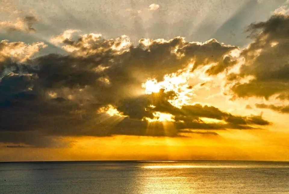 Sunrise in Come Sit Hostel