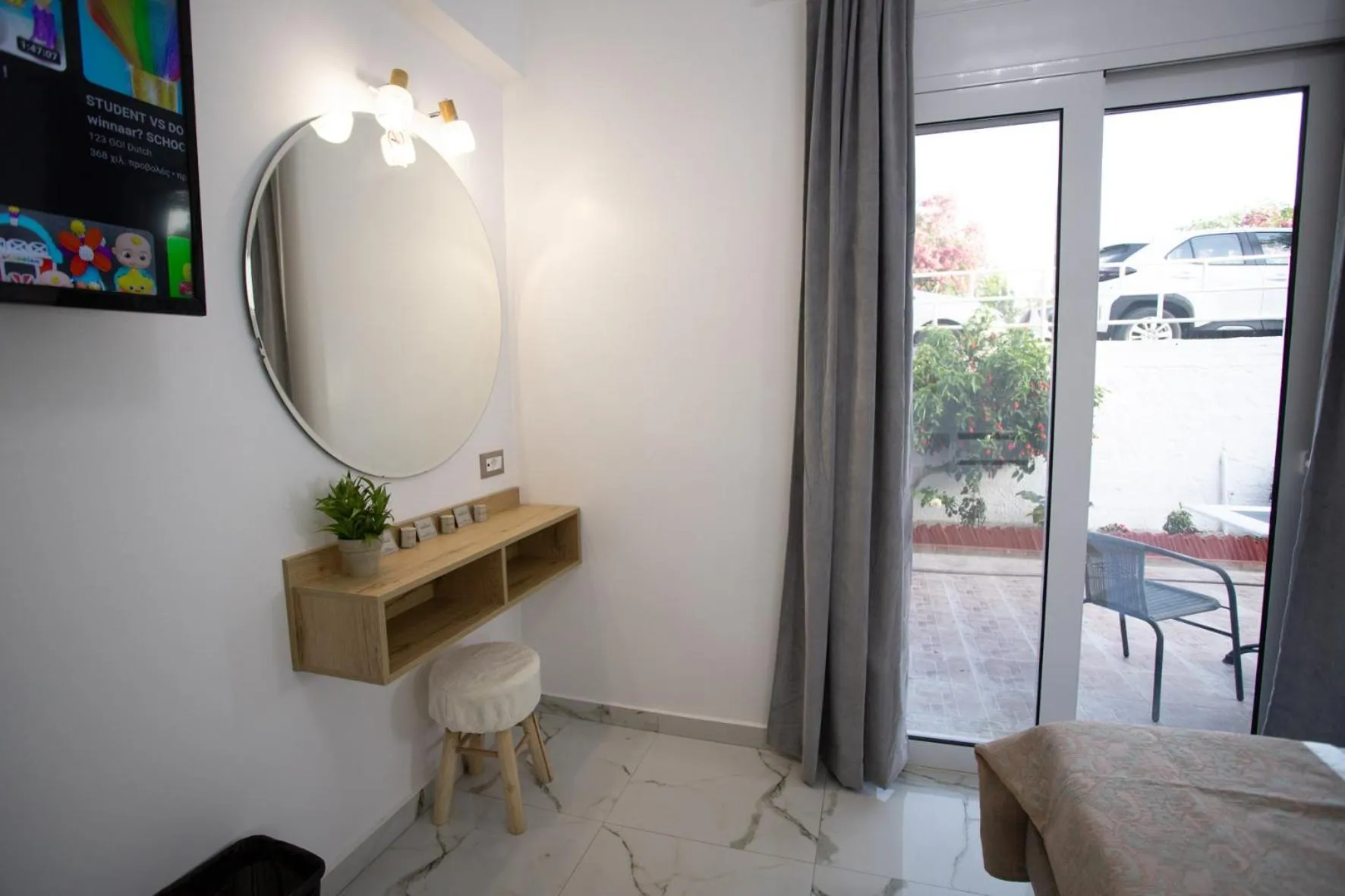 TV and multimedia in Star Hotel