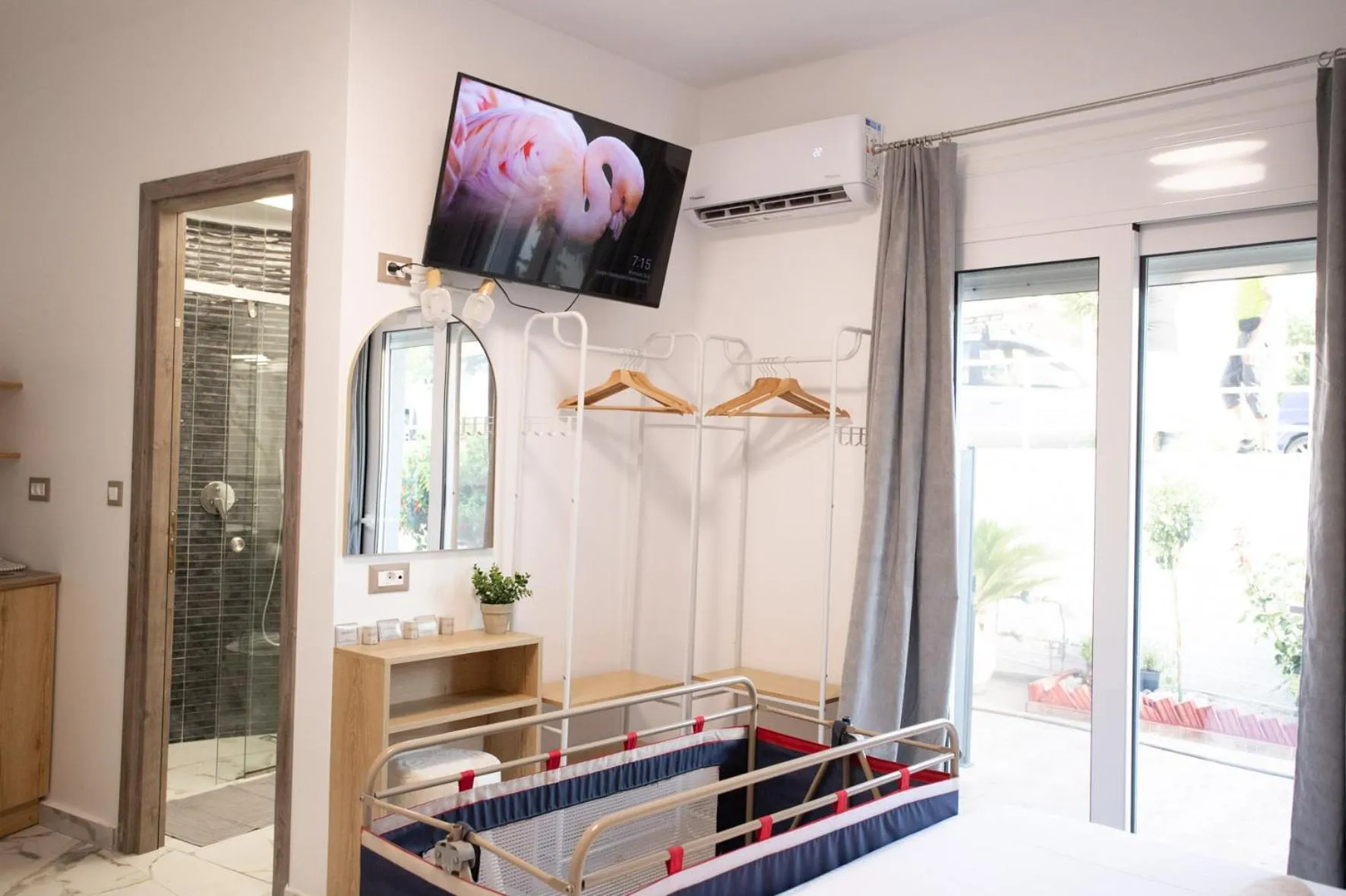 Photo of the whole room in Star Hotel