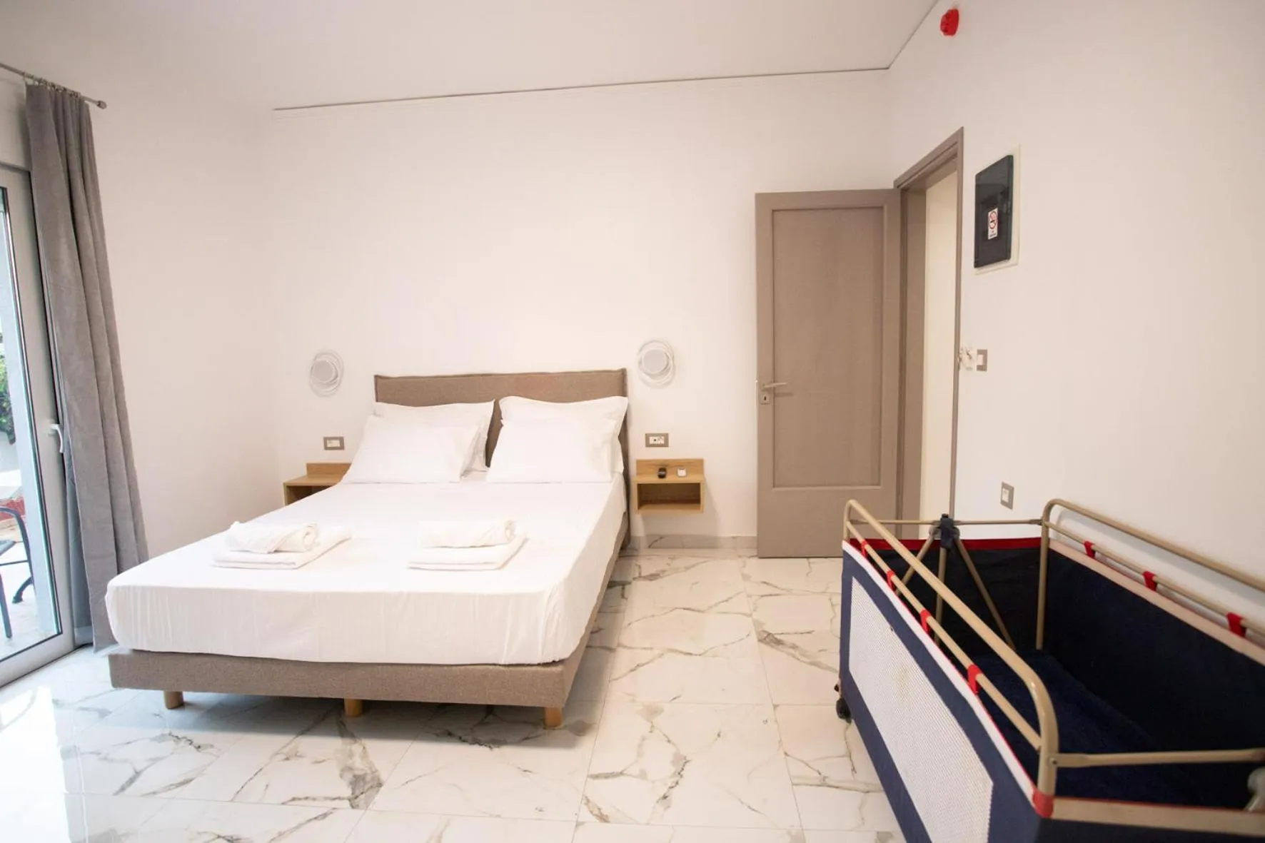 Photo of the whole room, Bed in Star Hotel