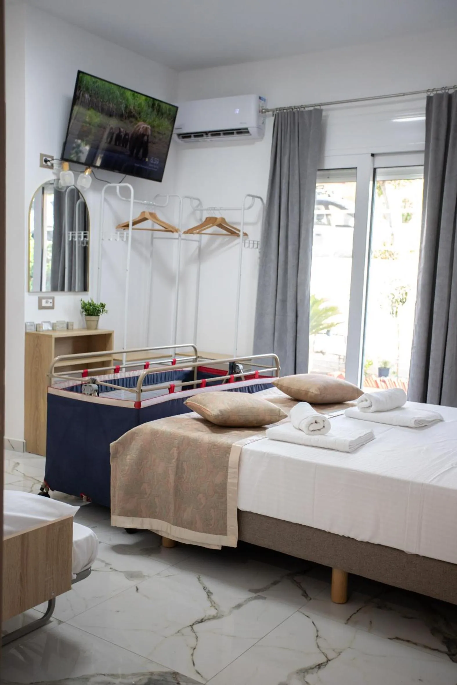 Photo of the whole room, Bed in Star Hotel