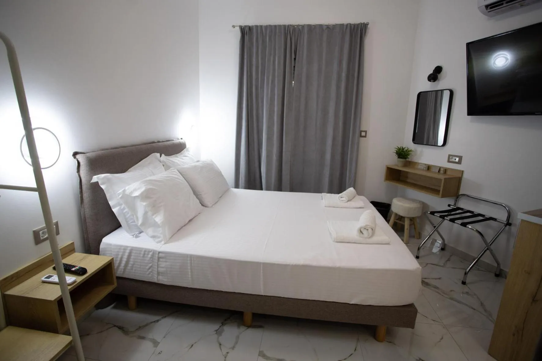 Photo of the whole room, Bed in Star Hotel