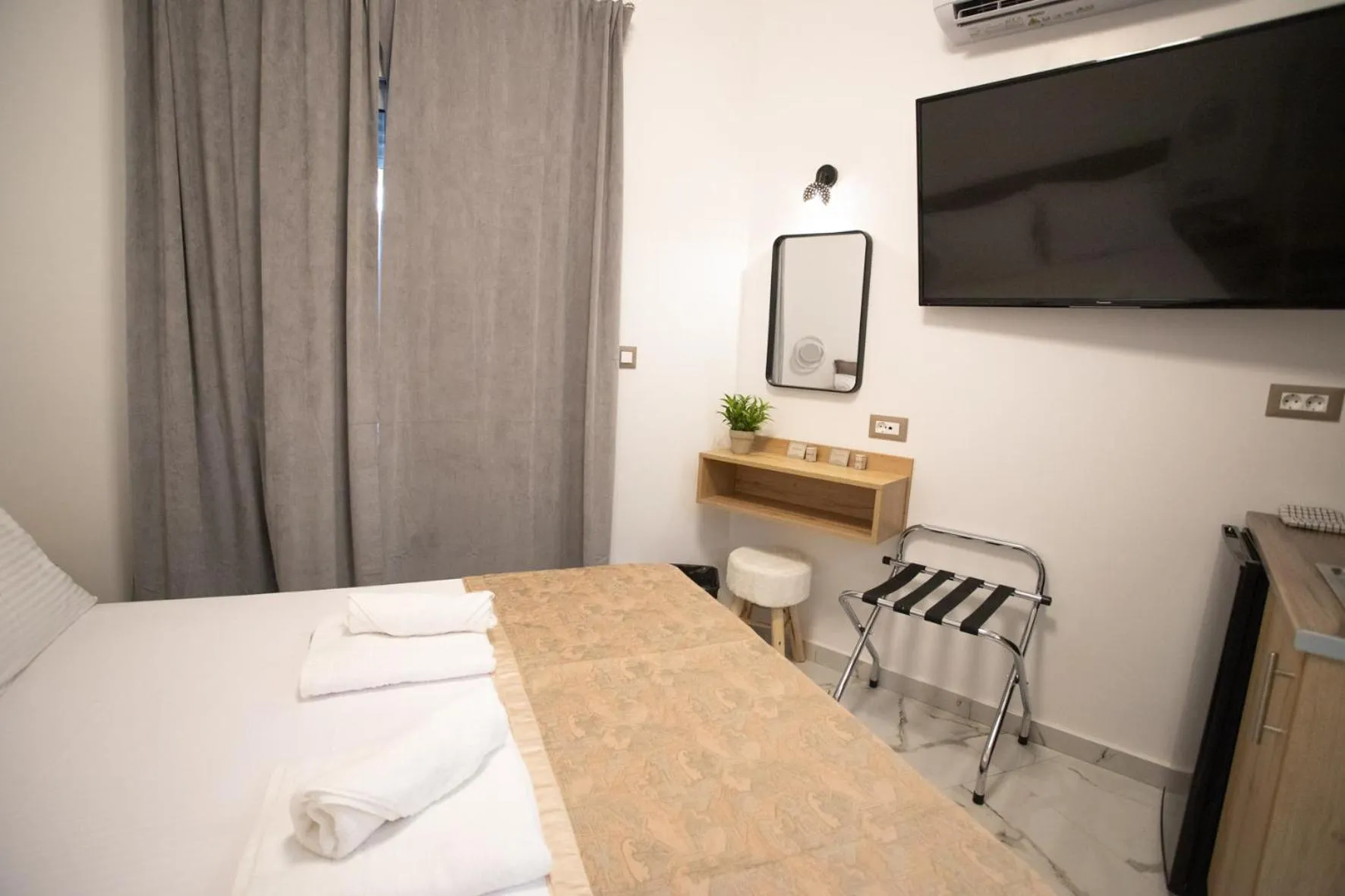 Photo of the whole room, Bed in Star Hotel