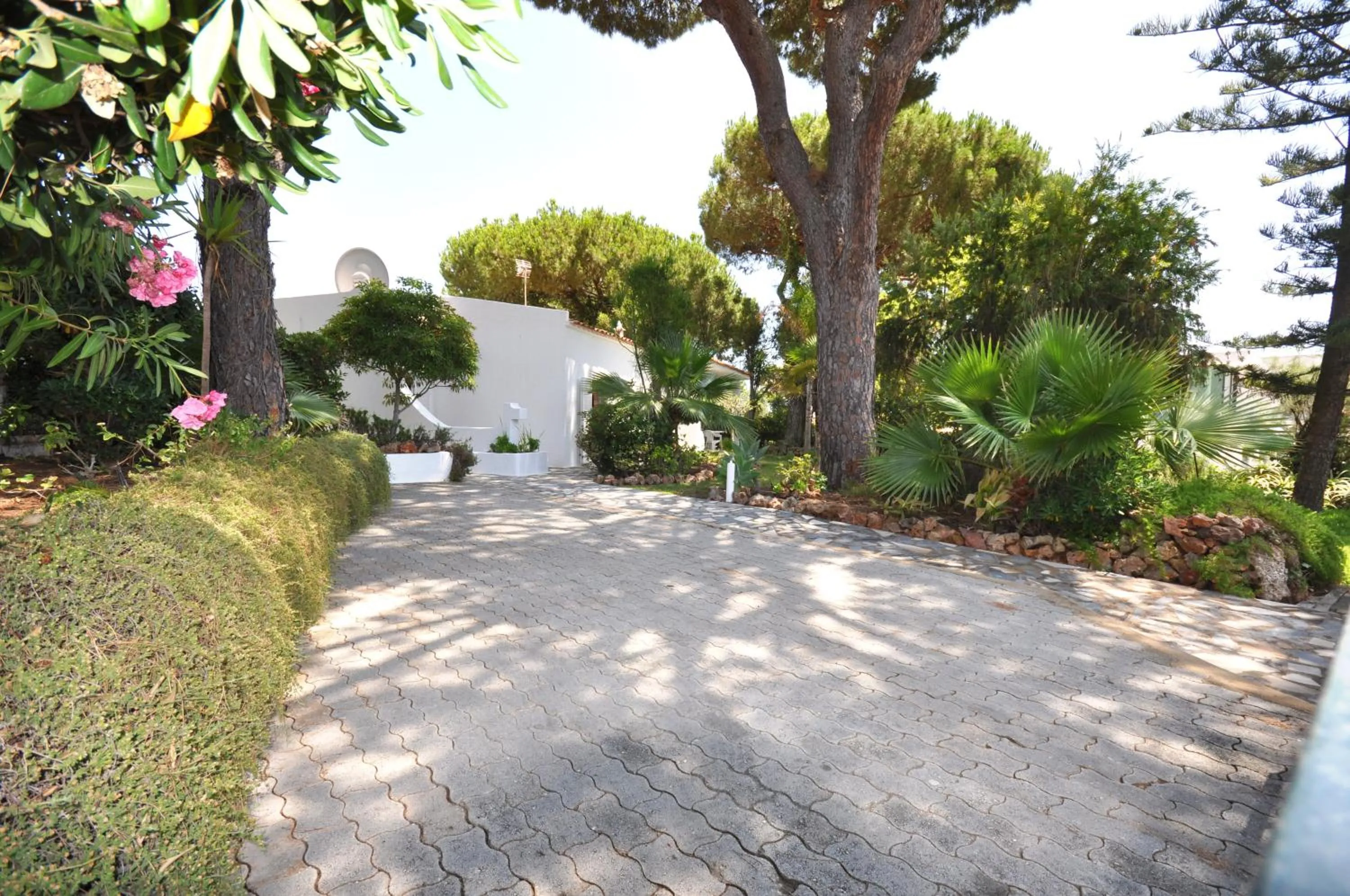 Delightful single-storey villa, private pool, free air conditioning and wifi